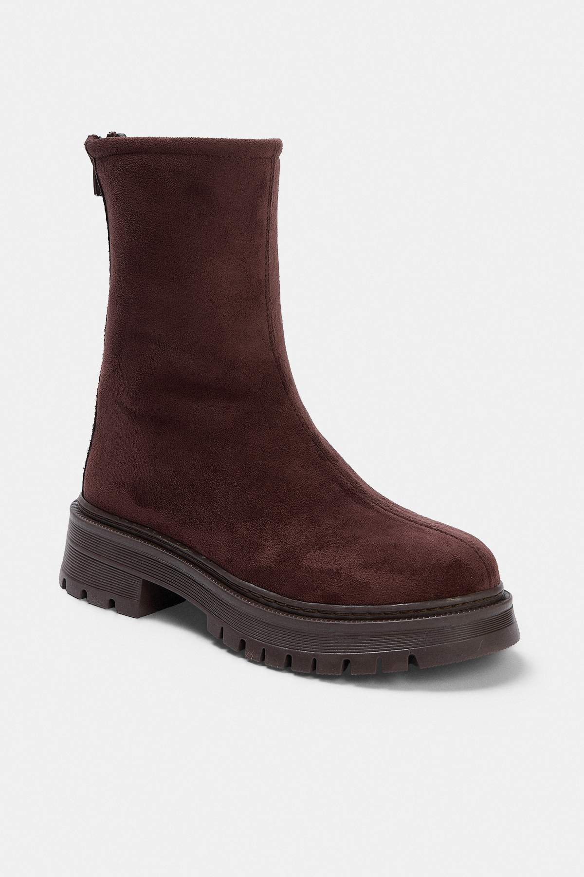 TRENDYOL SHOES Tamno smeđe ženske čizme Chelsea od antilopa TAKAW27BO00018
