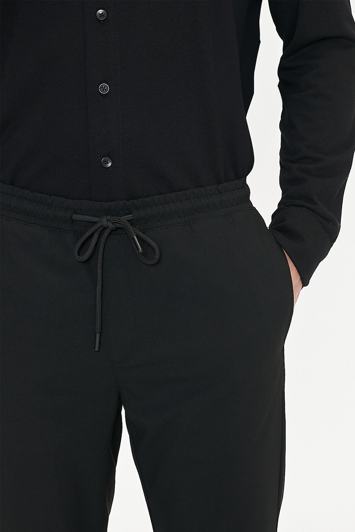 AC&Co / Altınyıldız Classics Erkek Siyah Non-Iron Ütü Gerektirmeyen Diz İzi Yapmayan Beli Bağlamalı Jogger Pantolon Slim Fit görsel 6