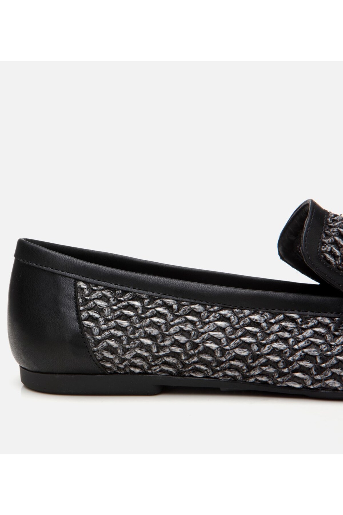 Yaya by Hotiç Kadın Siyah Hasır Detaylı Tokalı Loafer görsel 6