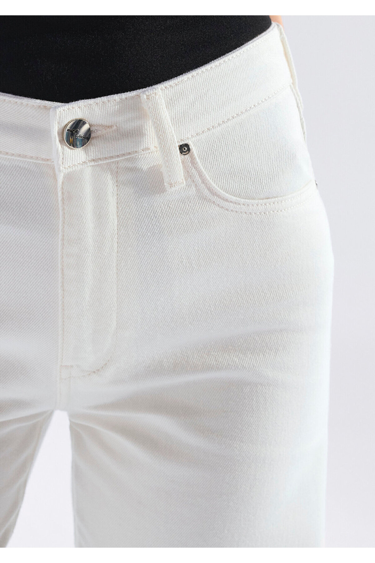 Mavi Malibu Edition Kırık Beyaz Jean Pantolon 1010152-A3059 görsel 7