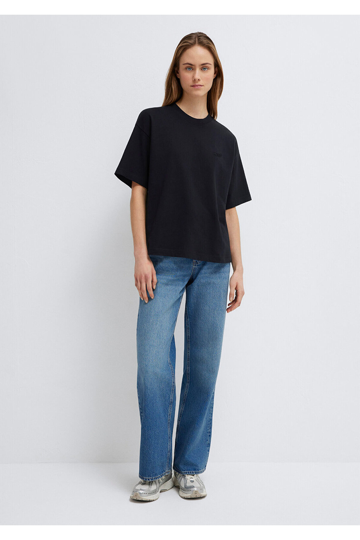 Mavi Nakışlı Siyah Basic Tişört Loose Fit / Bol Rahat Kesim 1613225-900 görsel 2