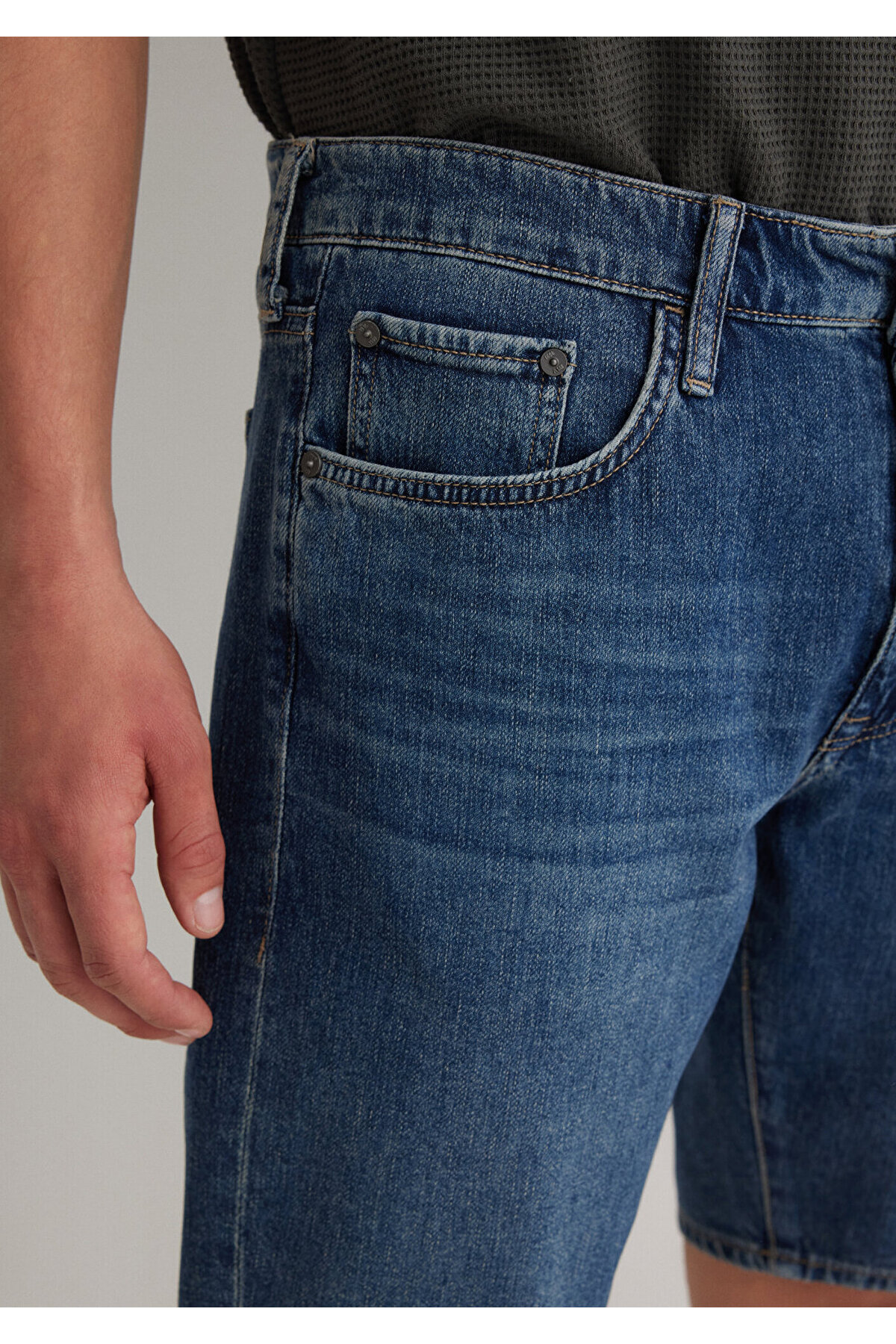 Mavi Willis Street Gölgeli Koyu Jean Şort 0412607-89929 görsel 8
