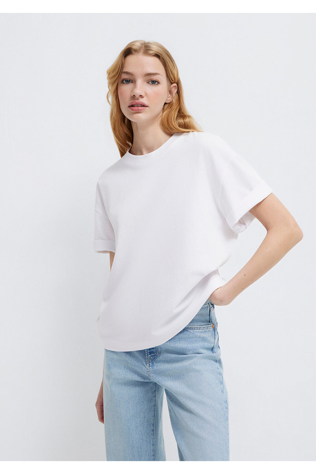 Mavi Nakışlı Beyaz Basic Tişört Loose Fit / Bol Rahat Kesim 1613225-620 görsel 2