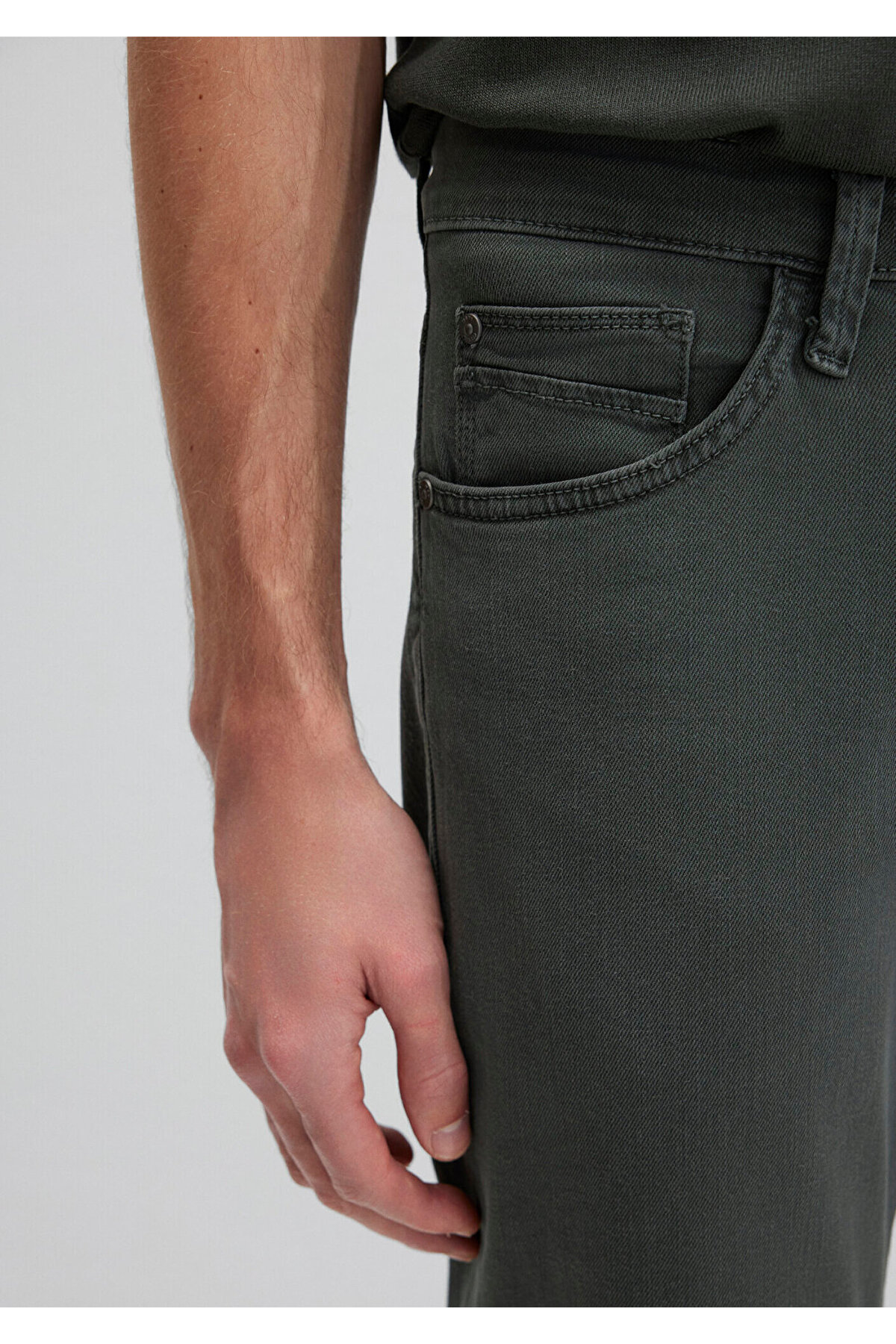Mavi Hunter Yosun Yeşili Comfort Gabardin Pantolon 0020285644 görsel 6