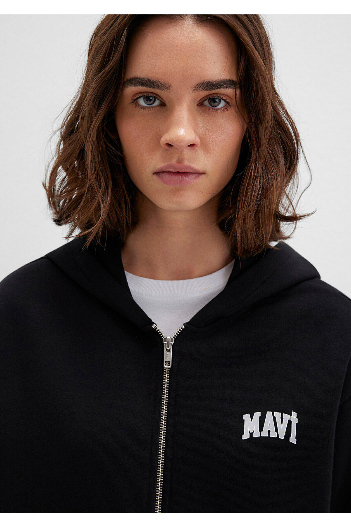 Mavi Logo Baskılı Kapüşonlu Fermuarlı Siyah Sweatshirt 1S10178-900 görsel 6