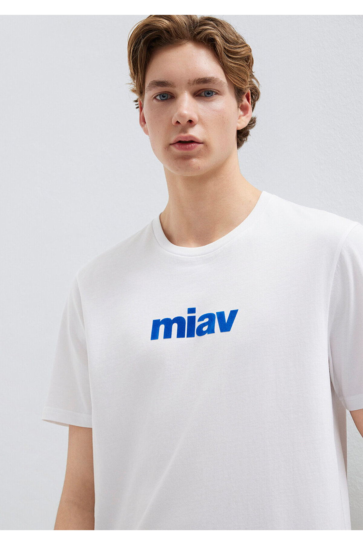 Mavi Miav Baskılı Beyaz Tişört Regular Fit / Normal Kesim 067153-620 görsel 2