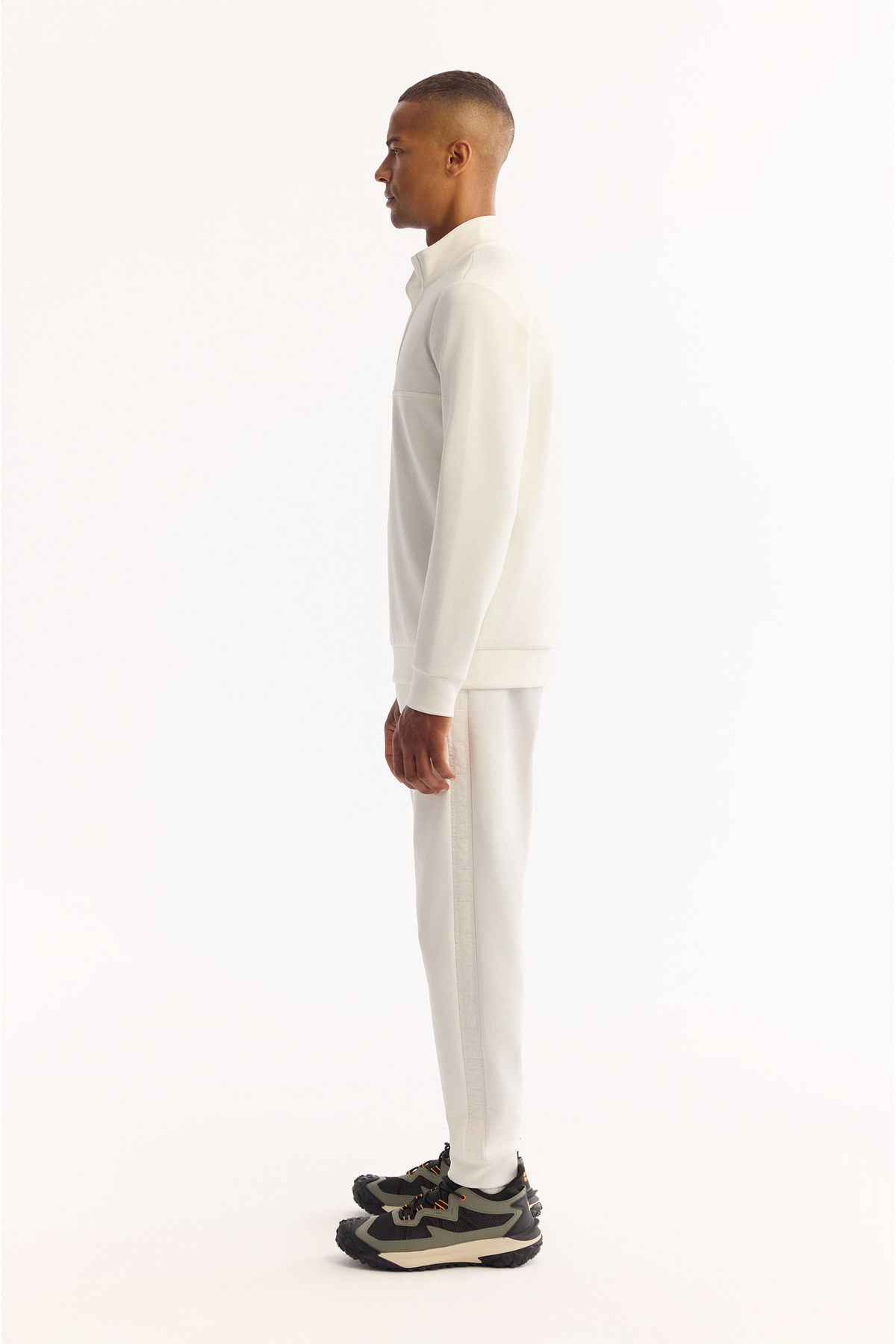 Avva Erkek Ekru Dik Yaka Fermuarlı Pamuklu Bi-Stretch Regular Fit Sweatshirt A52Y1282 görsel 3