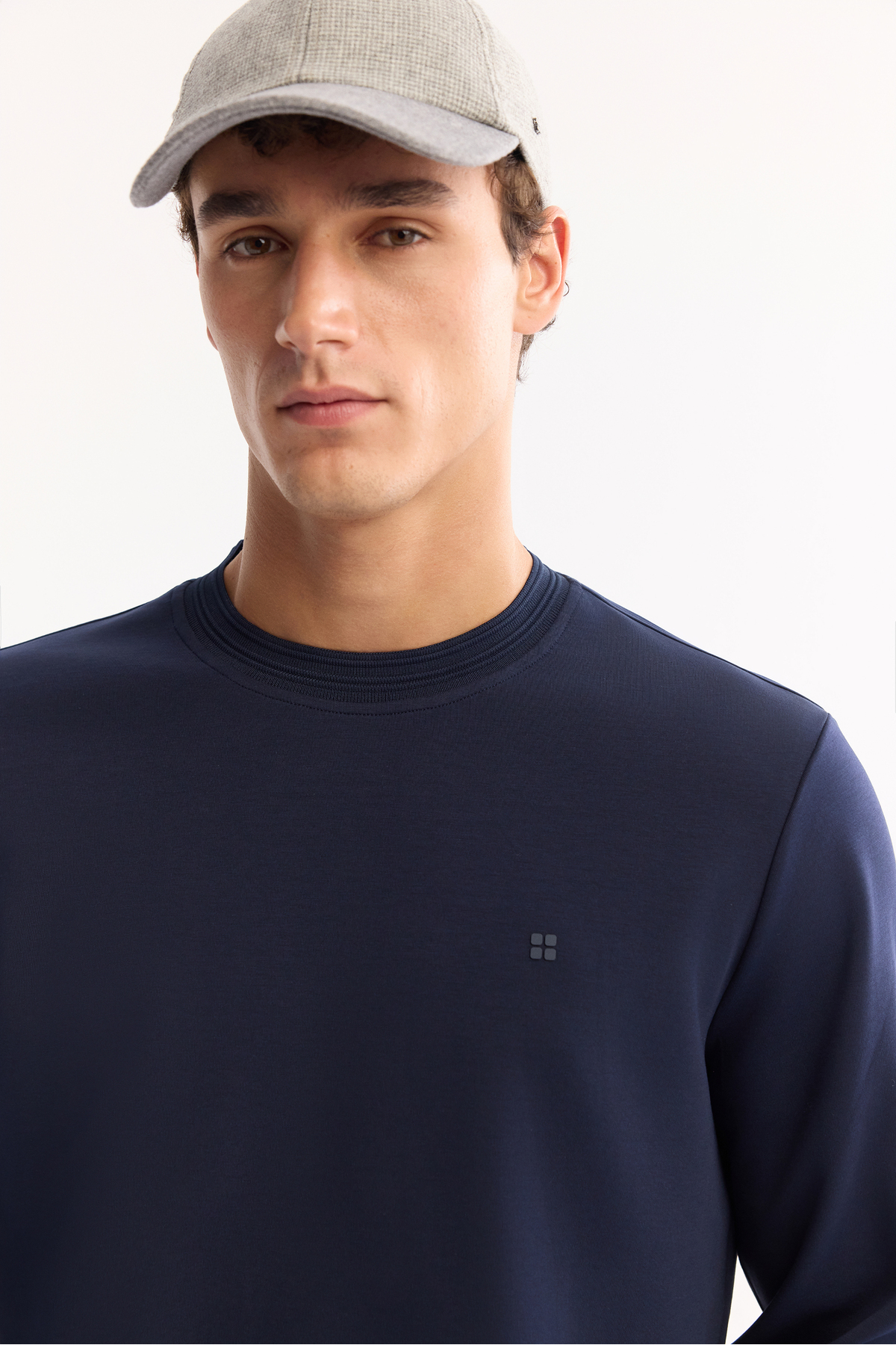 Avva Erkek Lacivert Bisiklet Yaka Pamuklu Bi-Stretch Regular Fit Sweatshirt A52Y1271 görsel 7