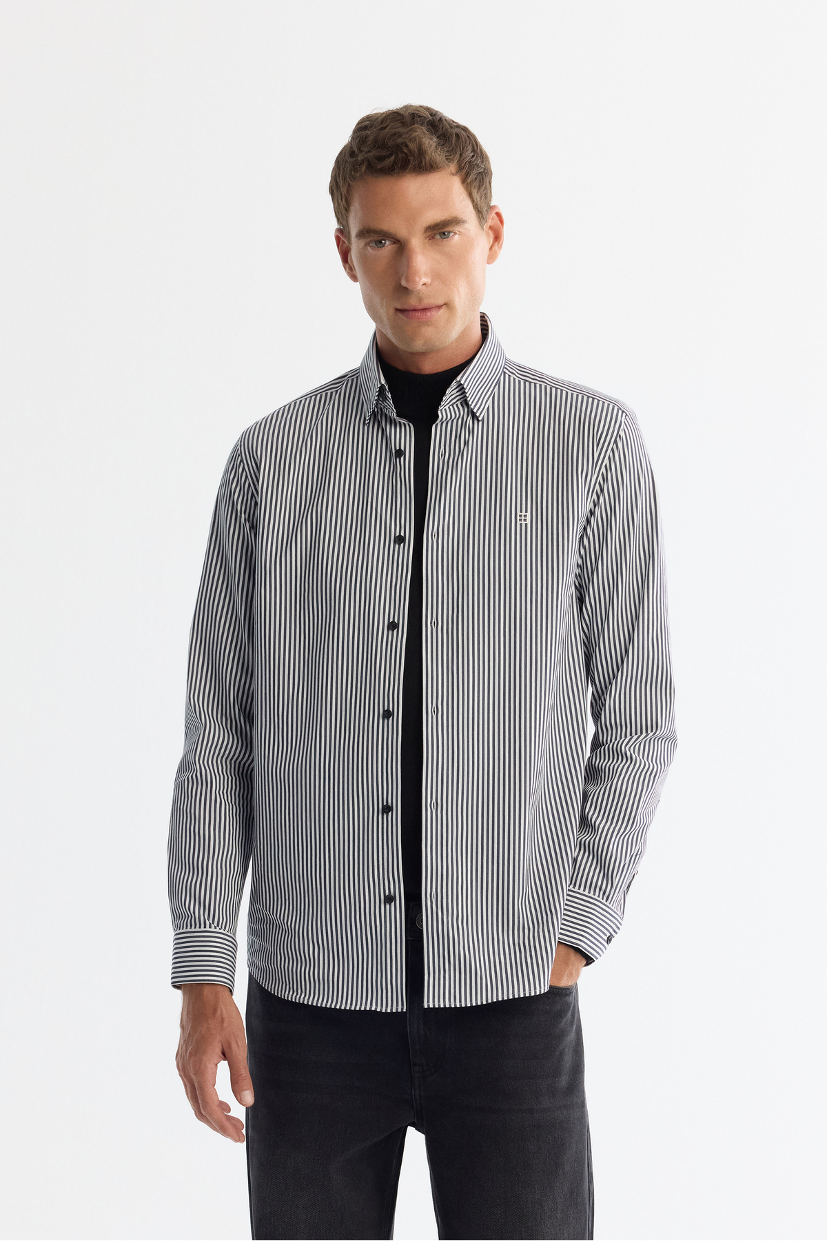 پیراهن مردانه مشکی یقه دکمه‌دار Easy-Iron Slim Fit A42Y2134 آوا پیراهن Avva