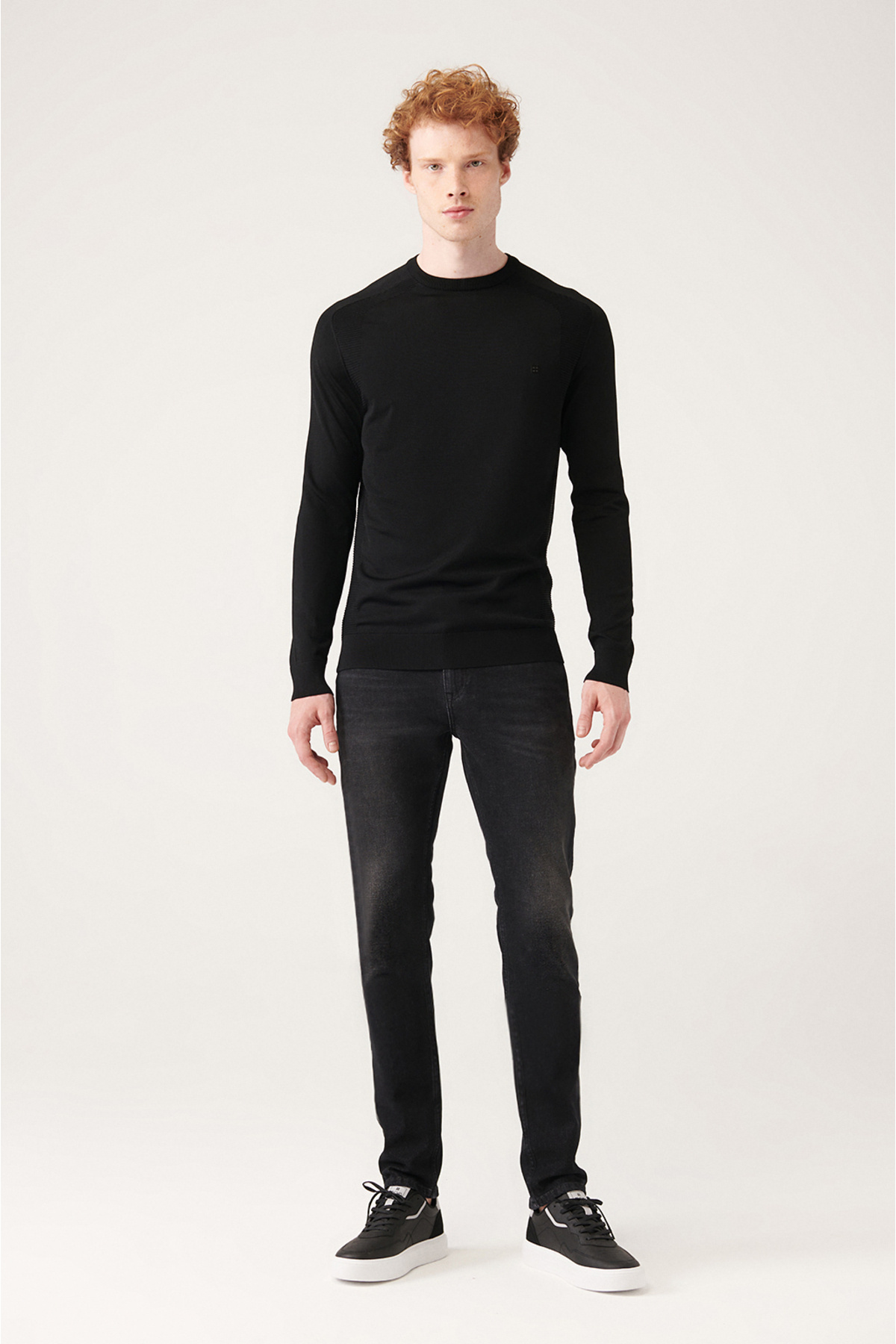 Avva Erkek Siyah Bisiklet Yaka Jakarlı Rayon Slim Fit Triko T-Shirt A31Y5004 görsel 5