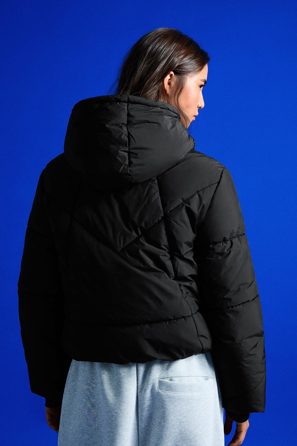 Bershka Kapüşonlu şişme mont görsel 3