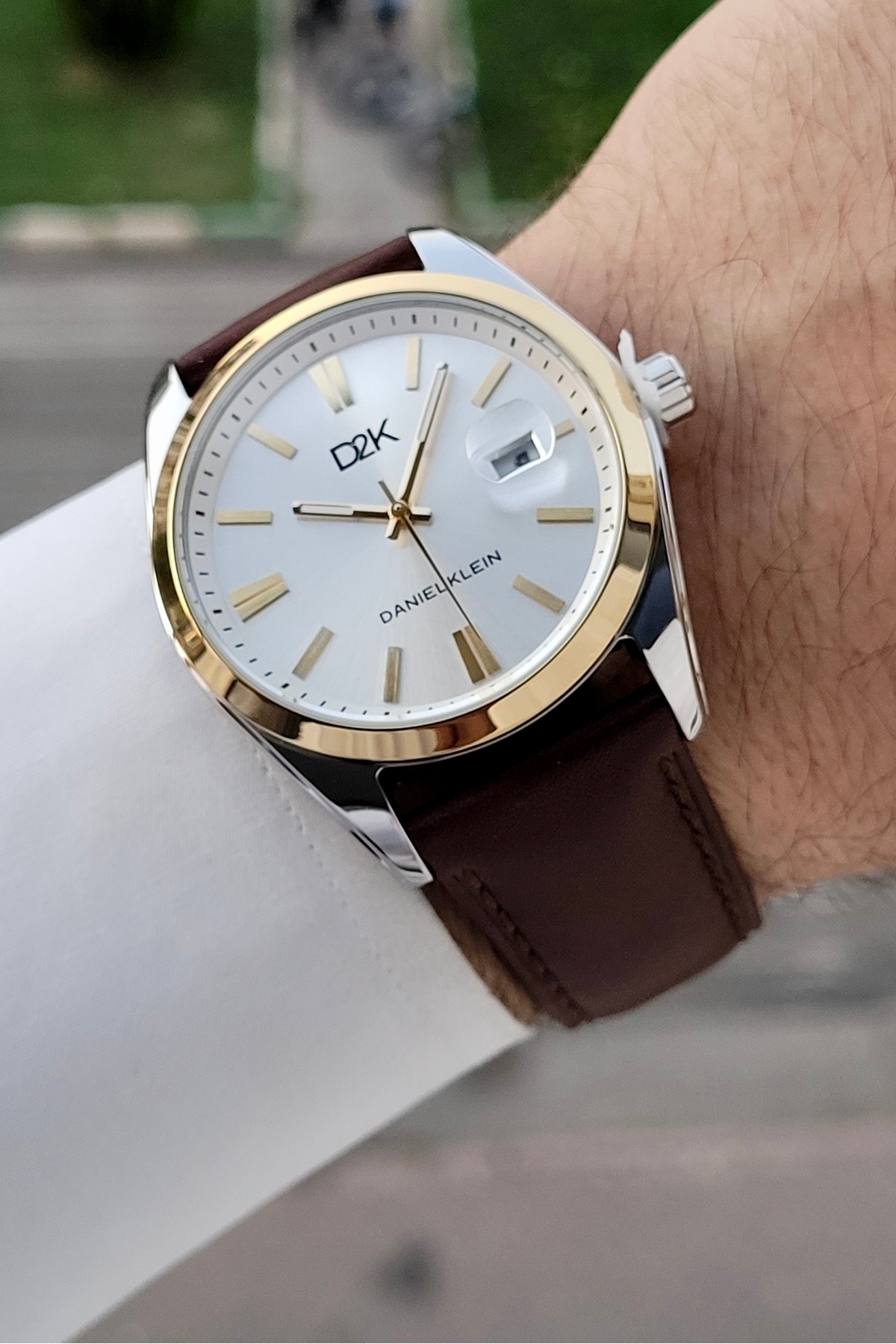 Daniel Klein Kasası Gümüş Gold Kordonu Kahverengi Renk 42 Mm Takvimli Hediye Paketli Erkek Kol Saati