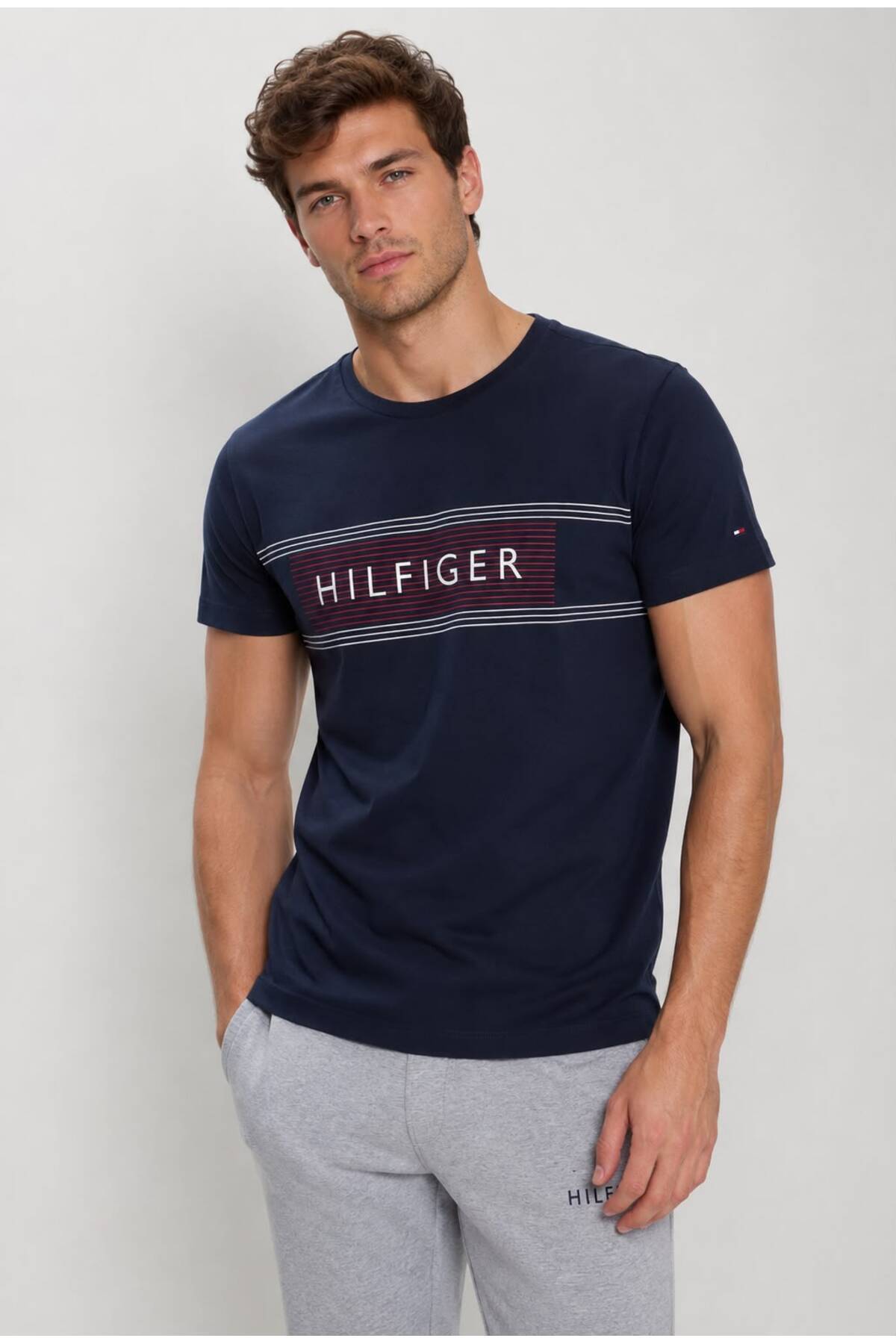تیشرتمردانهTommy Hilfigerآبی سرمه‌ای
