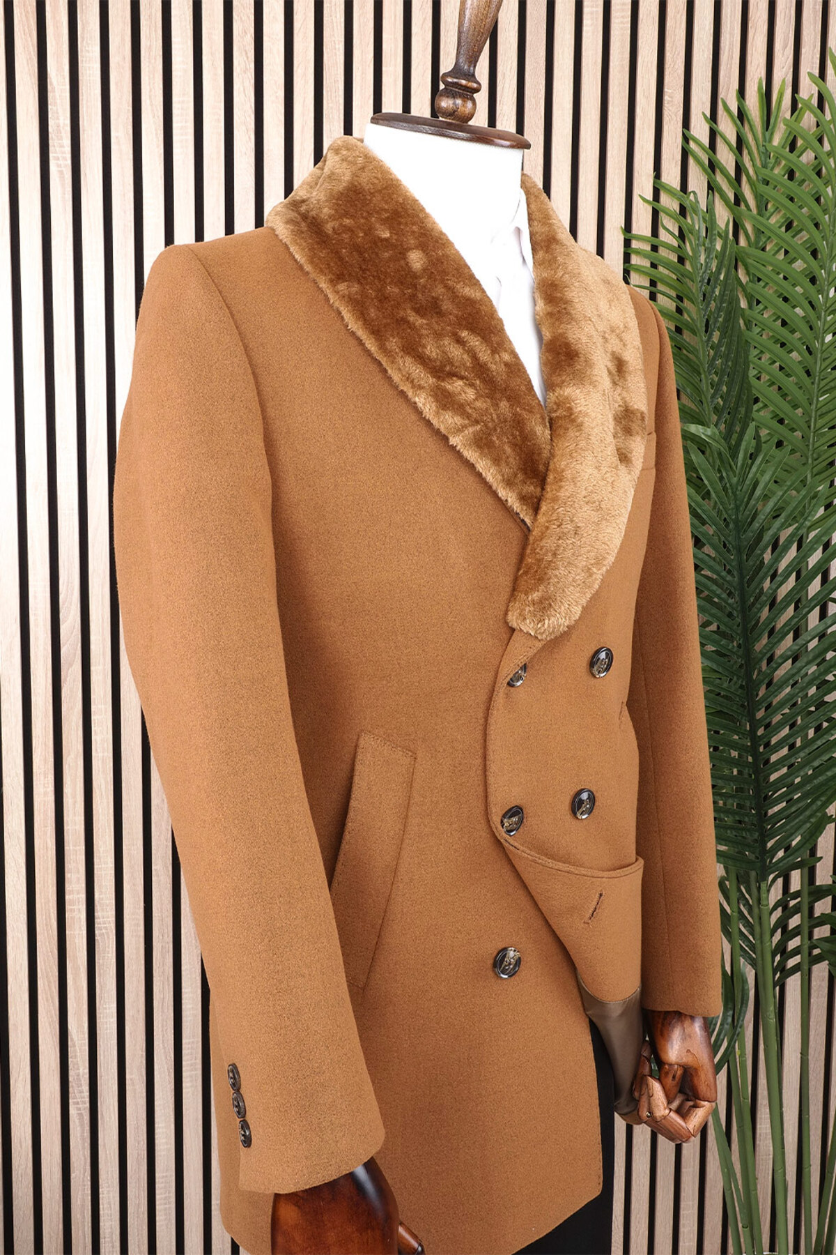 کت مردانه باریک دو دکمه کشمیر دارچینی JANCARLUCCİ با یقه خز قابل جدا شدن — قهوه‌ای SVR-02-20 — تصویر 2 از 5