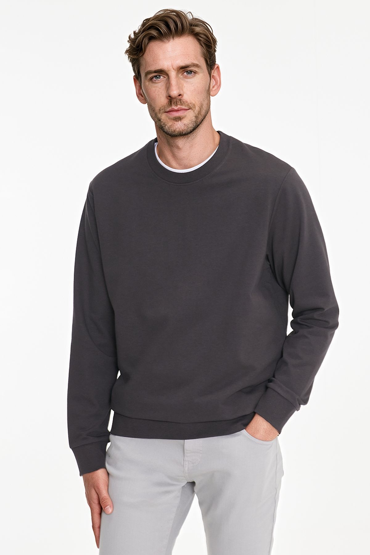 AC&Co / Altınyıldız Classics Erkek Füme Pamuklu Standart Fit Normal Kesim 2 İplik Bisiklet Yaka Sweatshirt