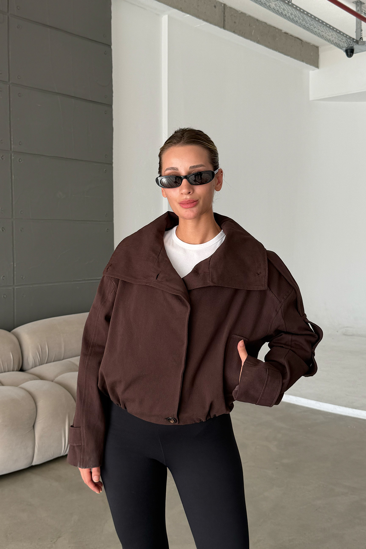 MANMARK Kadın Yüksek Yaka Kol Apolet Detaylı Gabardin Kumaş Oversize Trençkot Ceket görsel 4
