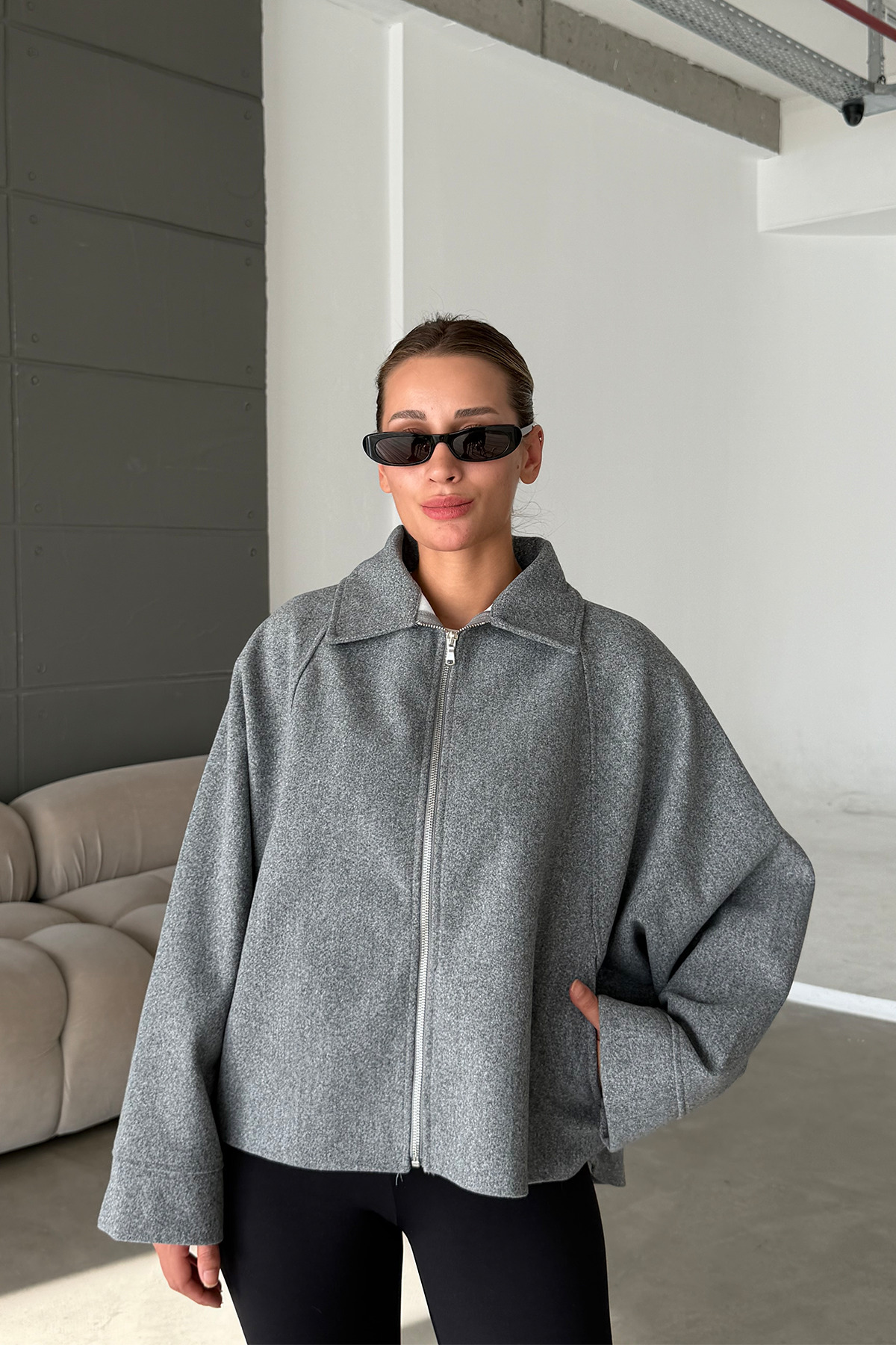 NET OF NOT ZR Model Oversize Mevsimlik Arkası Uzun Tesettüre Uygun Kadın Kaşe Kumaş Kaban Ceket görsel 5