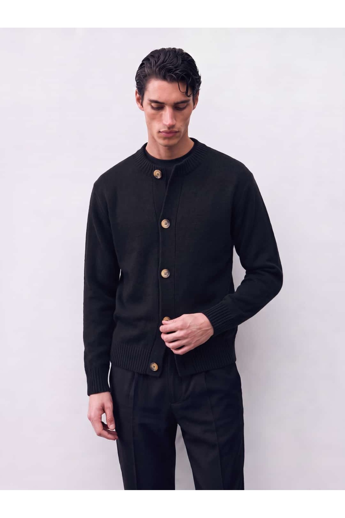 Yün Düğmeli Hırka FW7334 — مشکی yun-dugmeli-hirka-fw7334 — تصویر 3 از 4