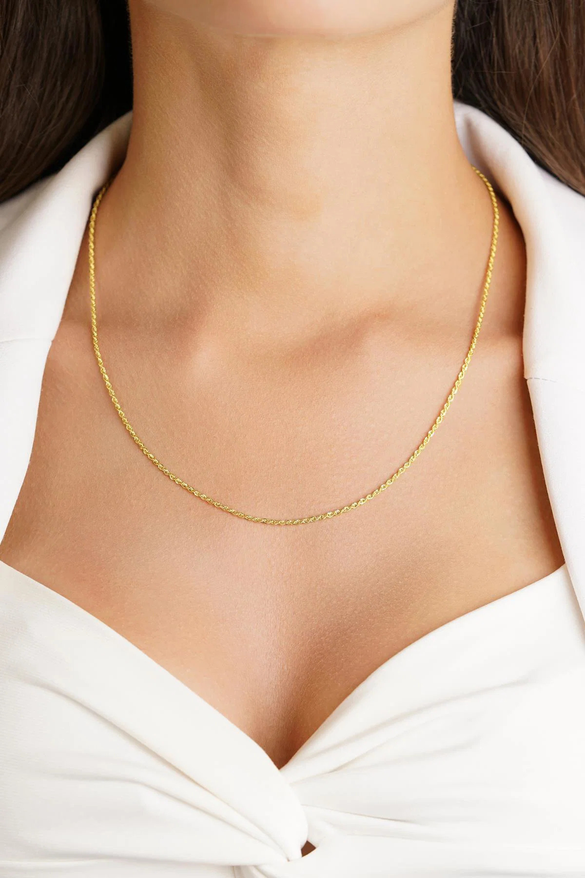 گردنبند زنجیری پیچ‌دار طلای 14 عیار با ضخامت 1.50 mm - جزئیات طلایی در پیچ زنجیر