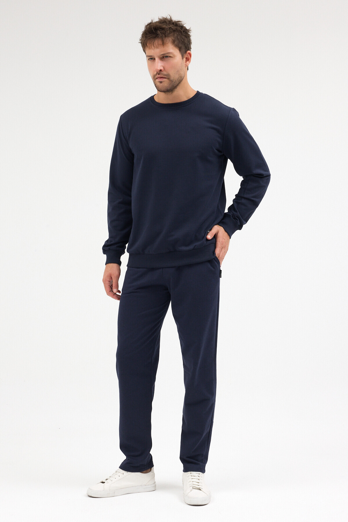 Lacivert Relaxed Fit Bisiklet Yaka Sweatshirt Düz Paça Erkek Eşofman Takımı — رنگارنگ MTLCE3847 — تصویر 4 از 9