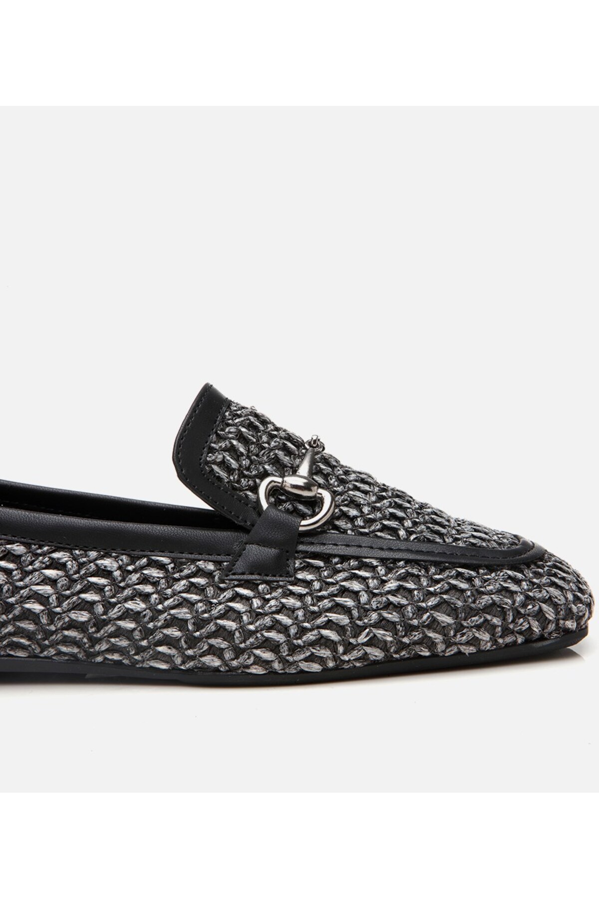 Yaya by Hotiç Kadın Siyah Hasır Detaylı Tokalı Loafer görsel 8