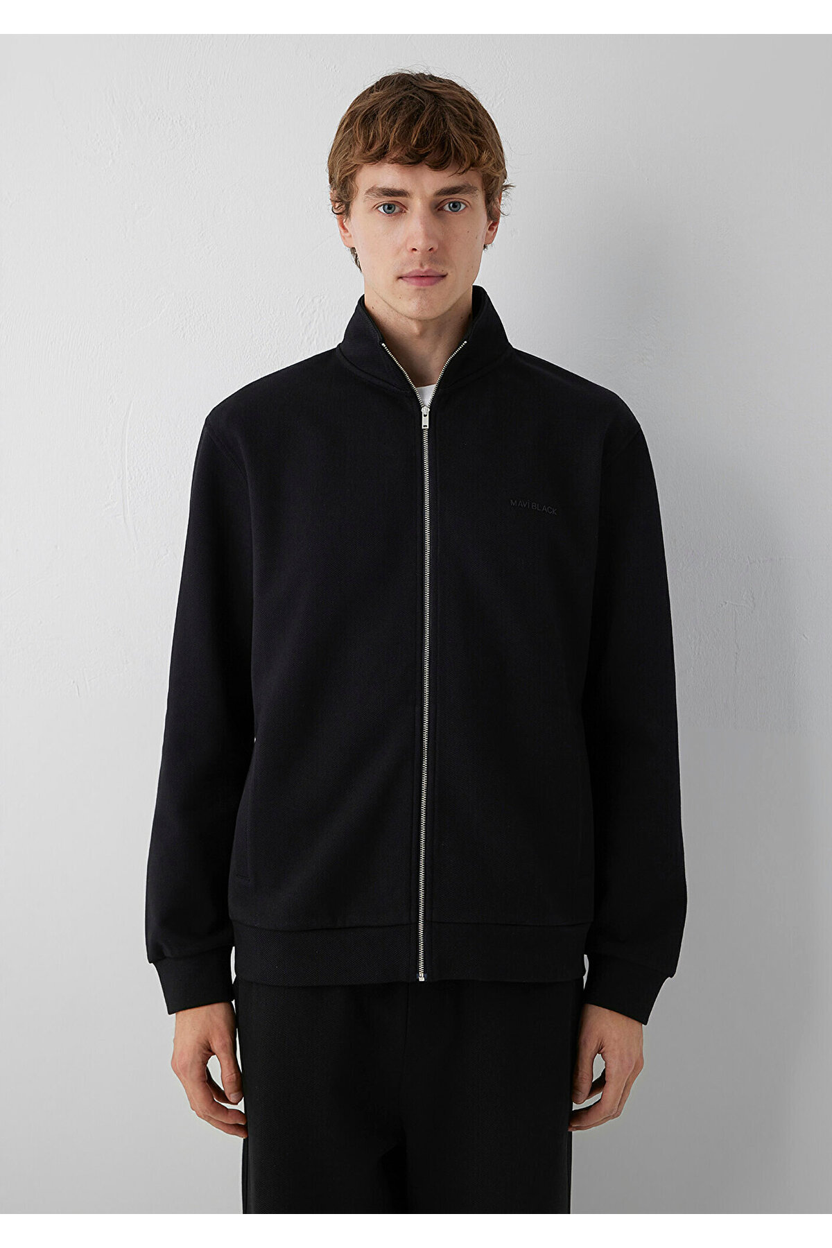 Mavi M0S10628 Black Logo Baskılı Fermuarlı Erkek Sweatshirt SİYAH görsel 3