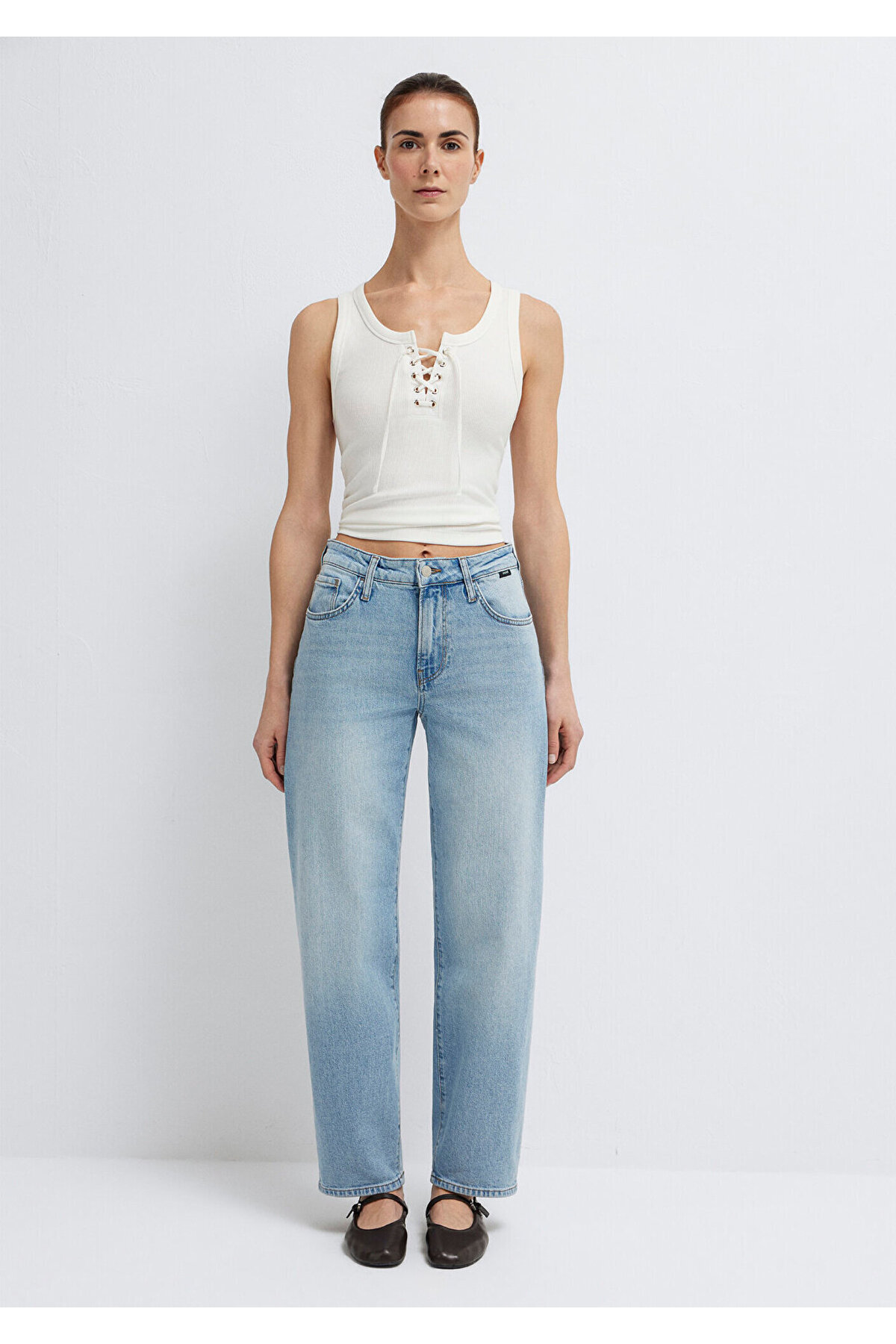 Mavi Leila Premium Blue Gölgeli Açık Jean Pantolon 1010600-A1573 görsel 3
