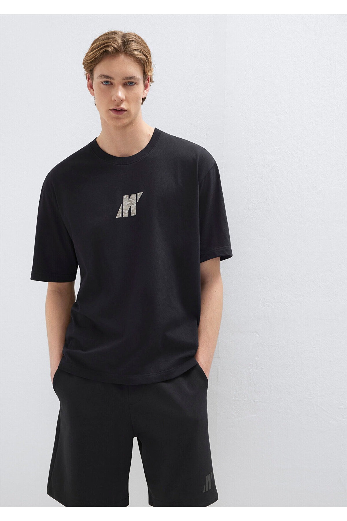 Mavi Pro Siyah Tişört Relaxed Fit / Rahat Kesim 0613445-900 görsel 2