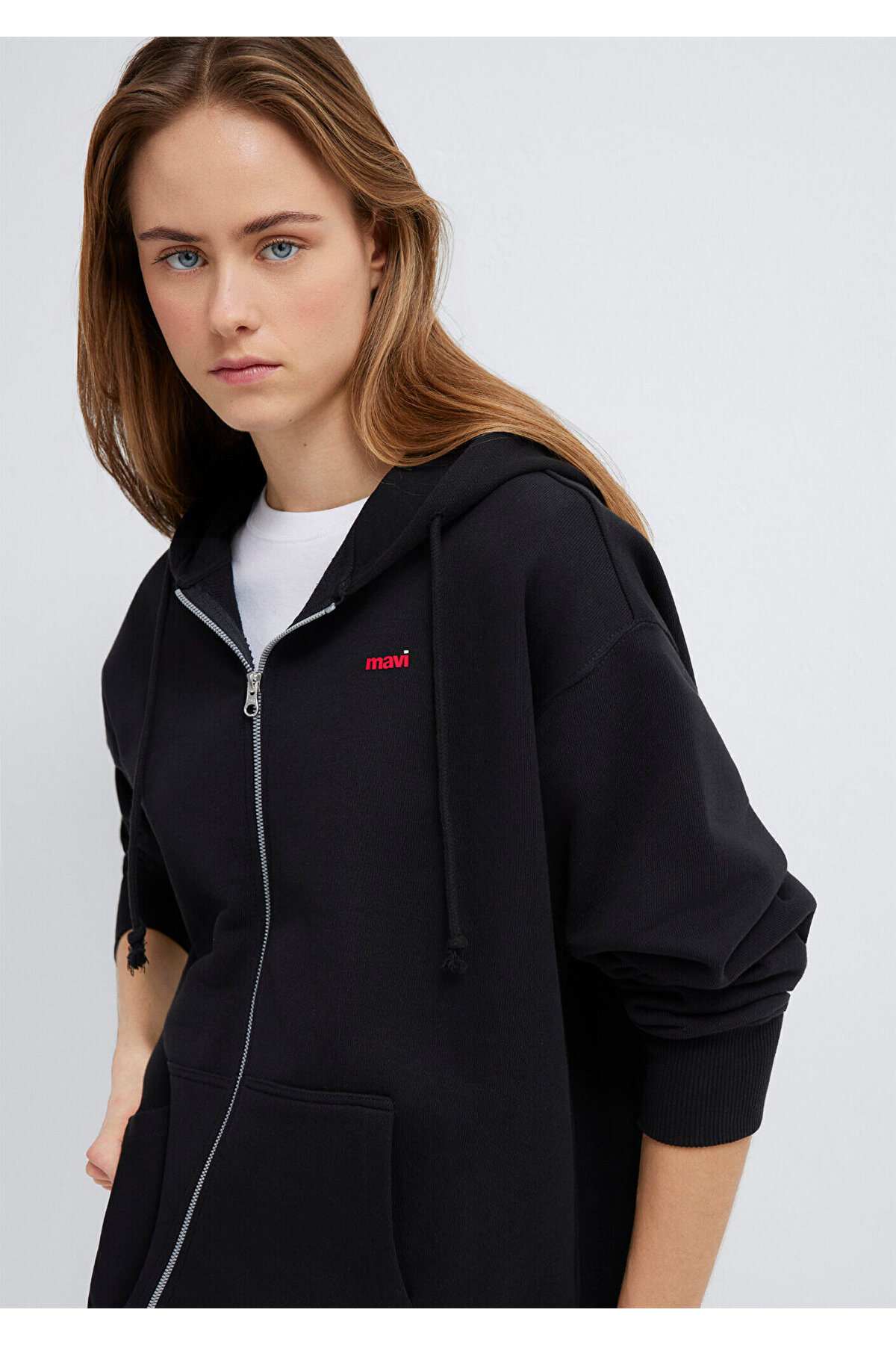 Mavi Logo Baskılı Kapüşonlu Siyah Sweatshirt 1S10531-900 görsel 3