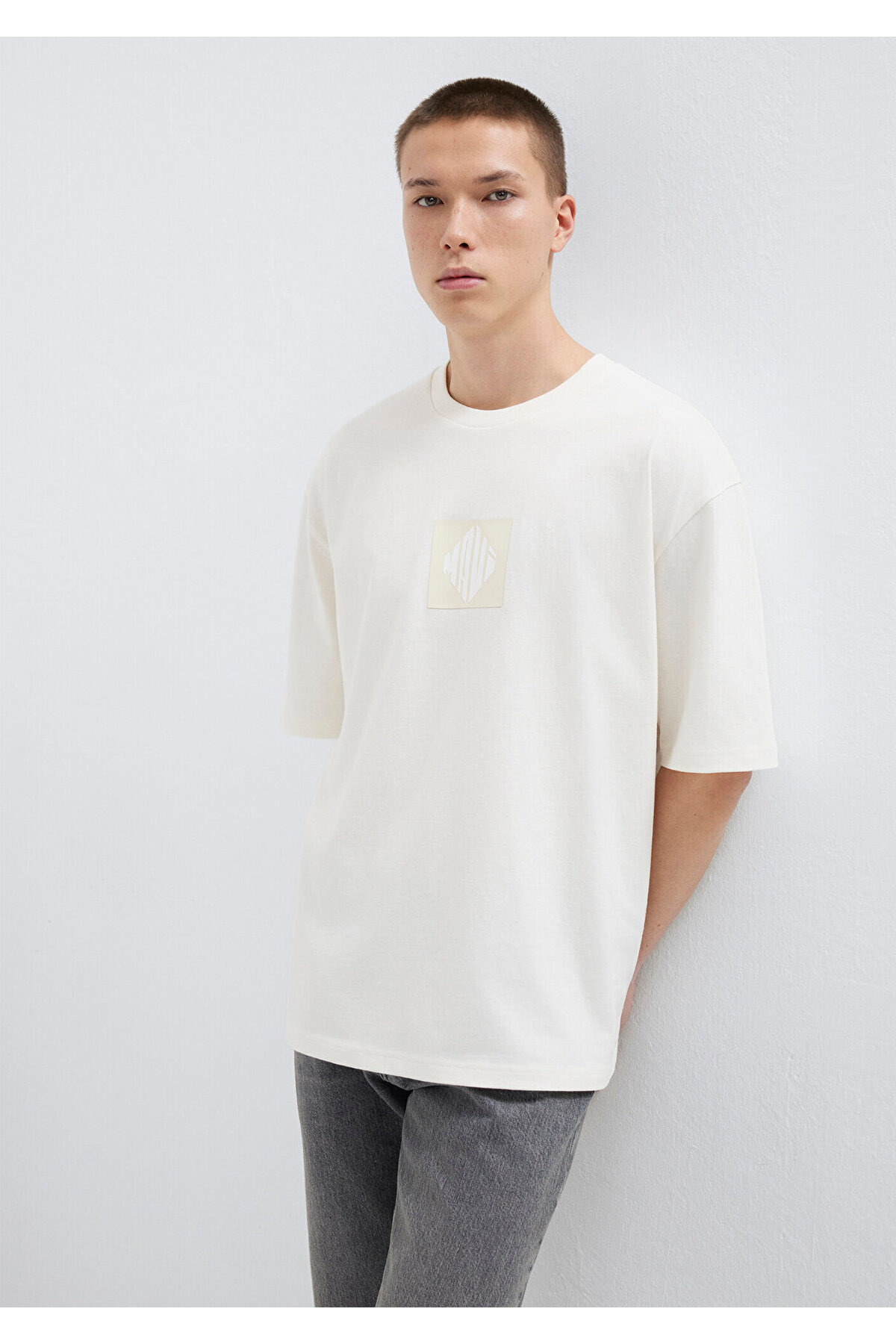 Mavi Logo Baskılı Ekru Tişört Relaxed Fit / Rahat Kesim 0613148-70057