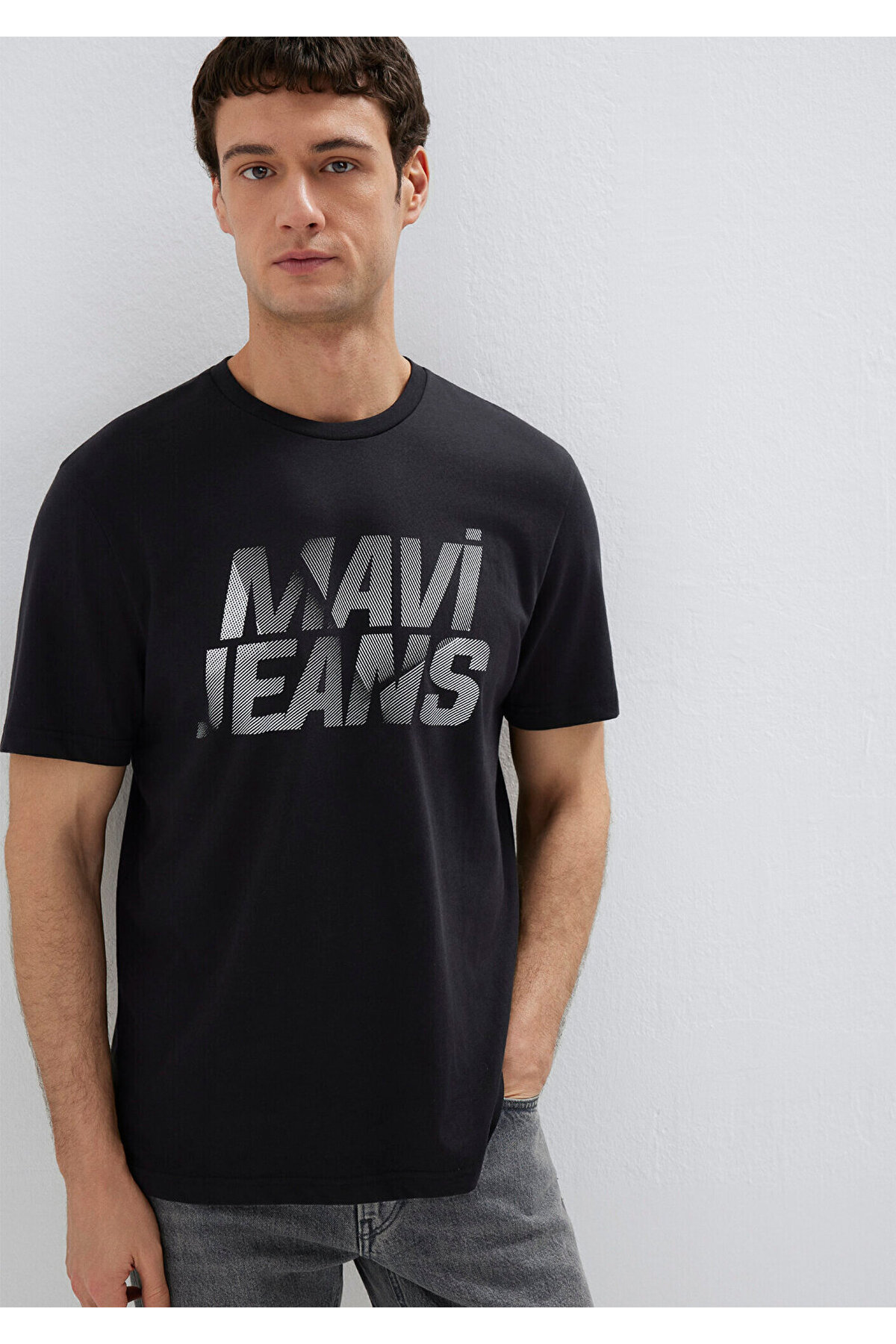 Mavi Logo Baskılı Siyah Tişört Regular Fit / Normal Kesim 0610260-900 görsel 2