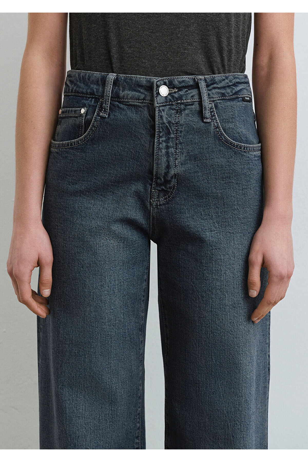 Mavi Leila Premium Blue Gölgeli Derin Jean Pantolon 1010600-89936 görsel 7