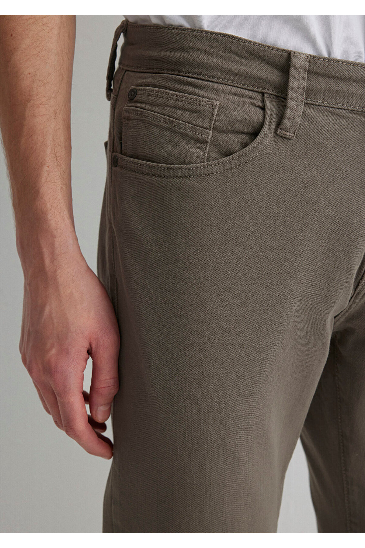 Mavi Marcus Puslu Zeytin Yeşili Comfort Gabardin Pantolon 0035188050 görsel 6