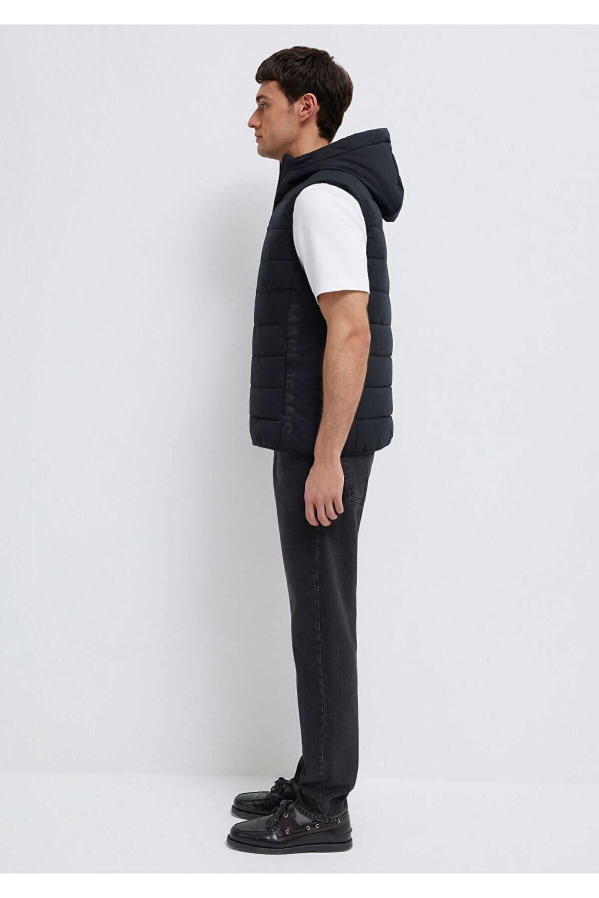 Mavi Jeans Detaylı Kapüşonlu Siyah Şişme Yelek Regular Fit / Normal Kesim 0110554-900 görsel 4