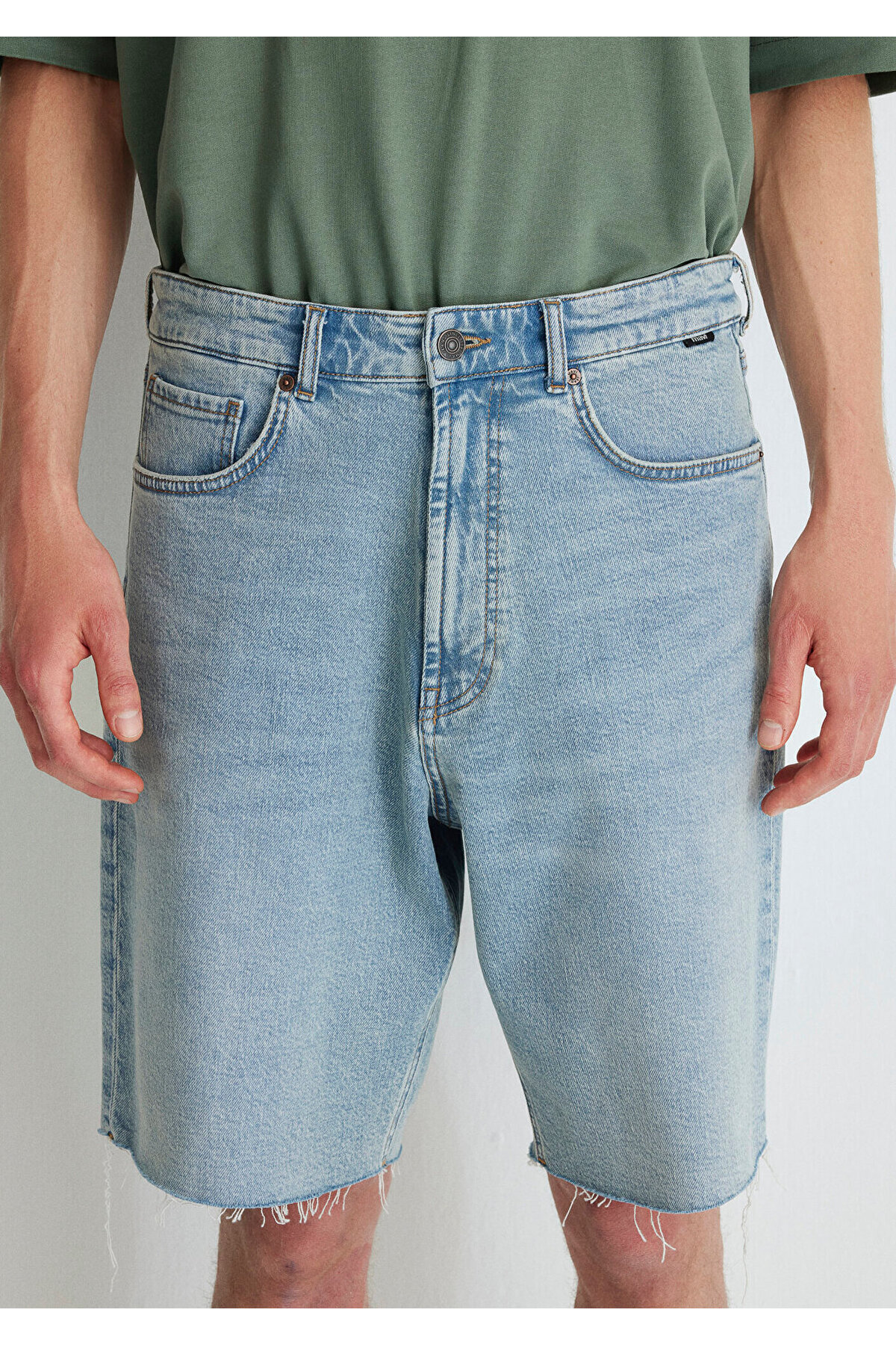 Mavi Isac 90lar Vintage Açık Mavi Jean Şort 0410679-87140 görsel 6