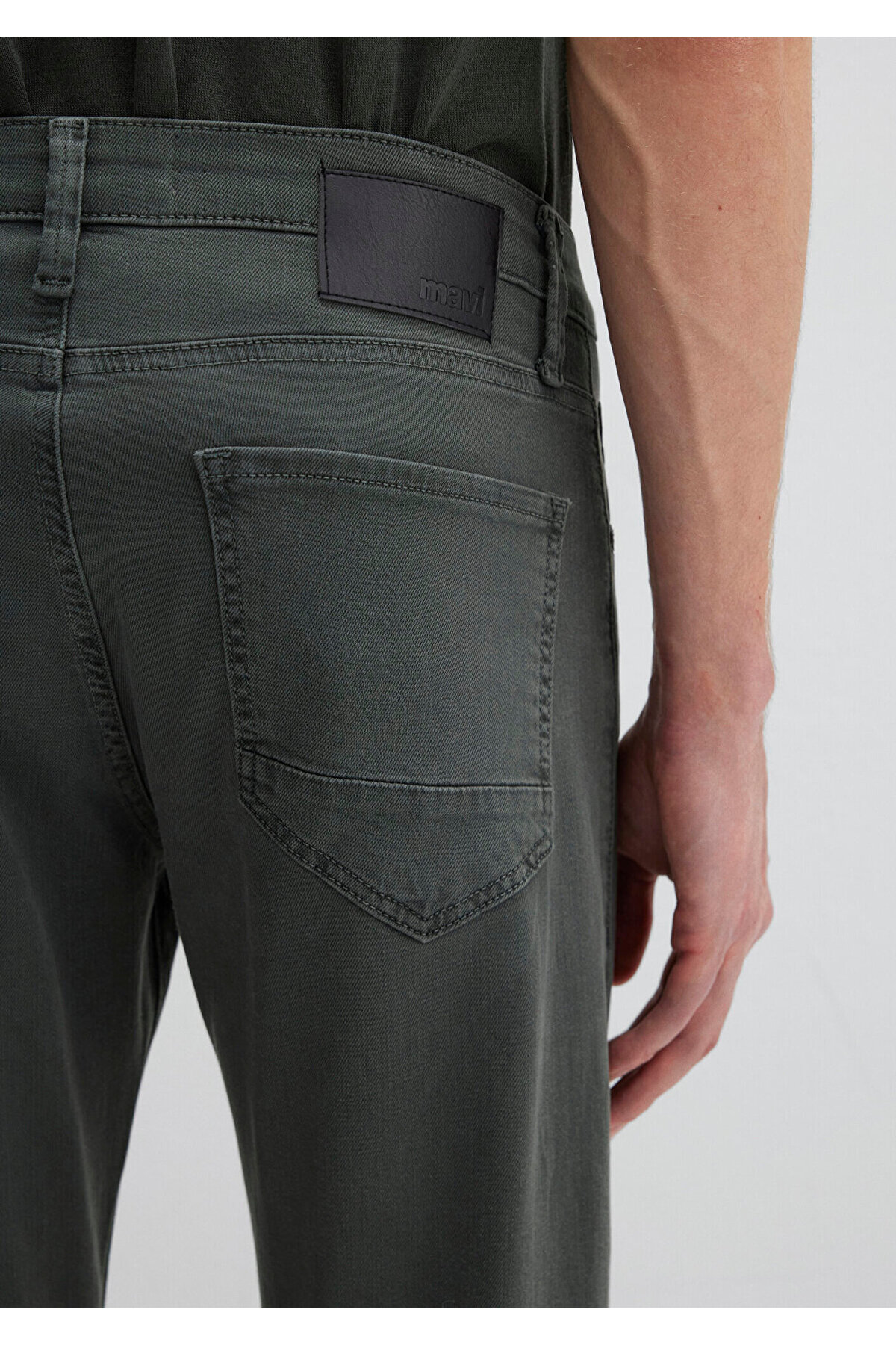 Mavi Hunter Yosun Yeşili Comfort Gabardin Pantolon 0020285644 görsel 7