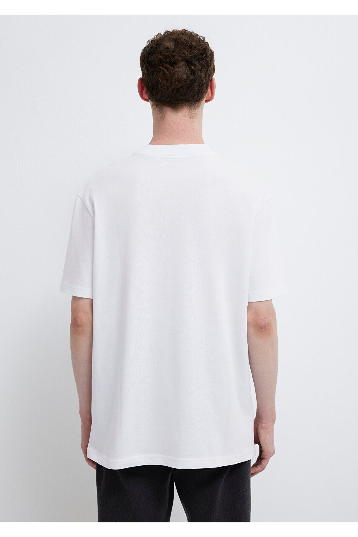 Mavi Logo Baskılı Beyaz Basic Tişört Loose Fit / Bol Rahat Kesim 0612216-620 görsel 6
