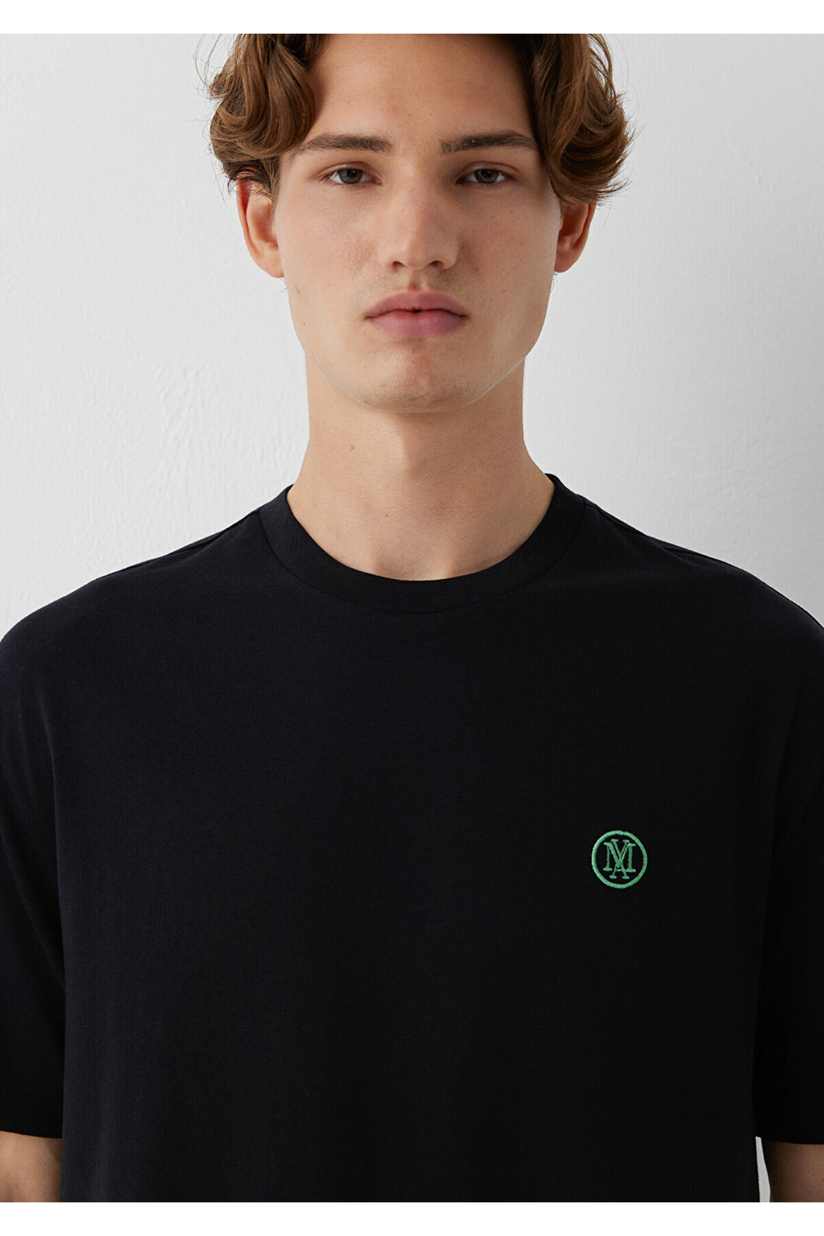 Mavi Logo İşlemeli Siyah Basic Tişört Loose Fit / Bol Rahat Kesim 067074-900 görsel 6