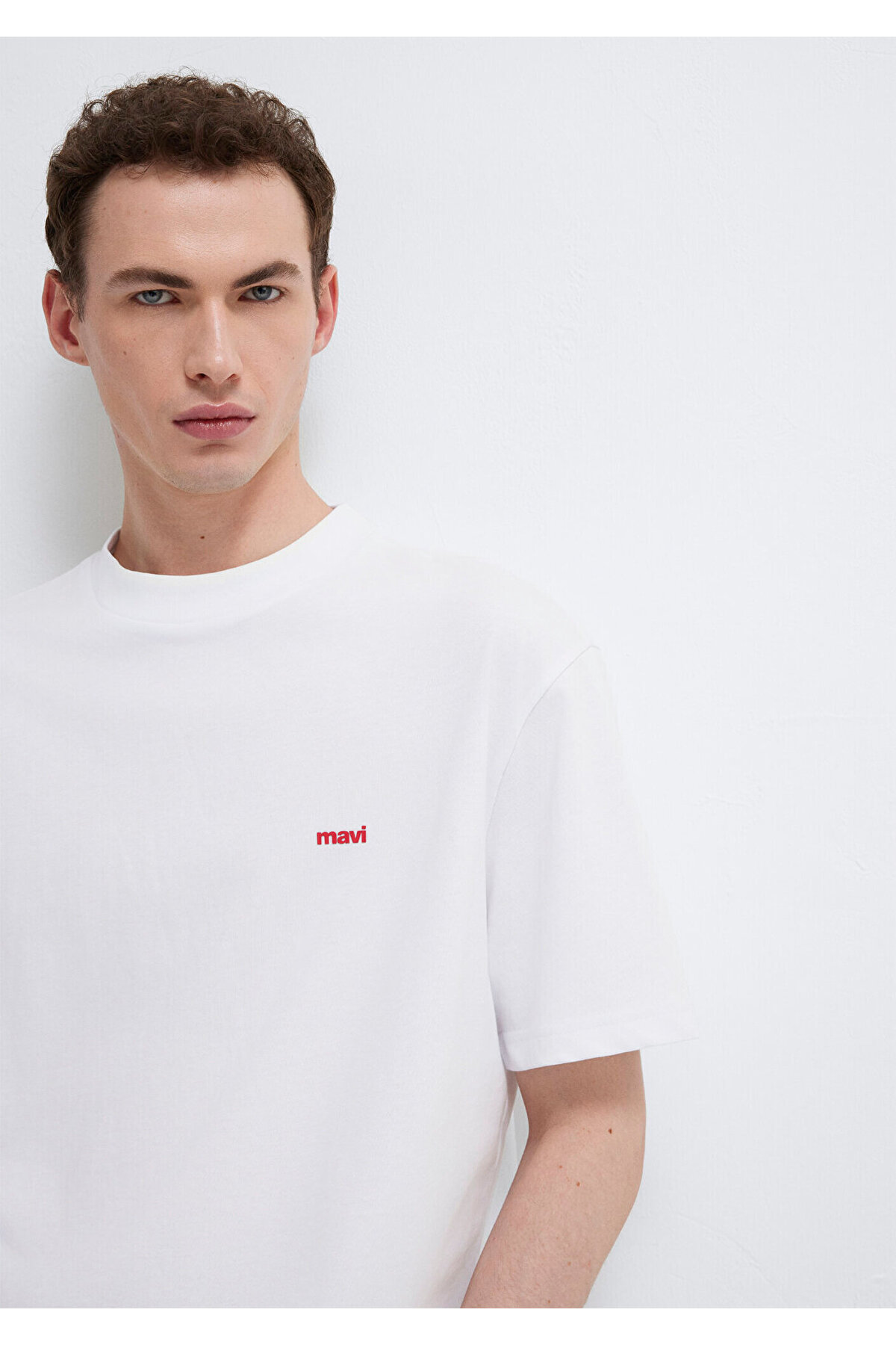 Mavi Logo Baskılı Beyaz Basic Tişört Loose Fit / Bol Rahat Kesim 0612216-620 görsel 3