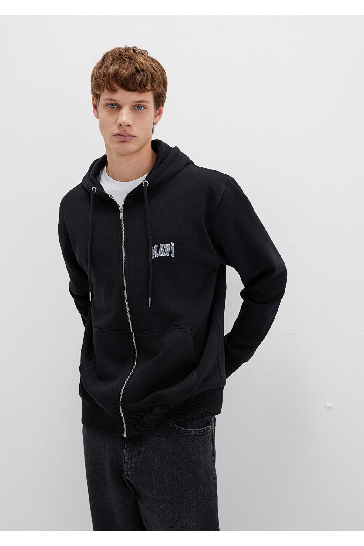 Mavi Logo Baskılı Kapüşonlu Fermuarlı Siyah Sweatshirt 0611715-900 görsel 2