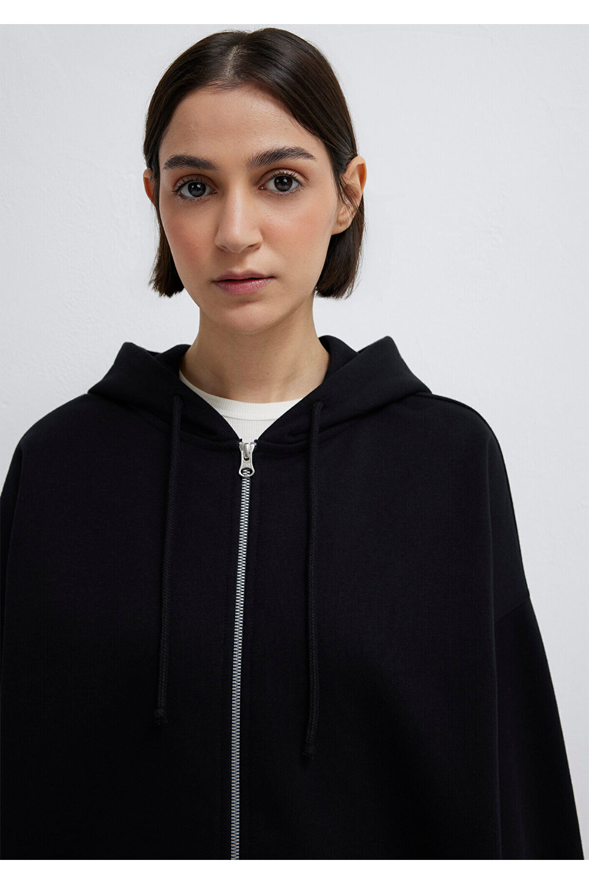 Mavi Kapüşonlu Fermuarlı Siyah Sweatshirt 1610221-900 görsel 7