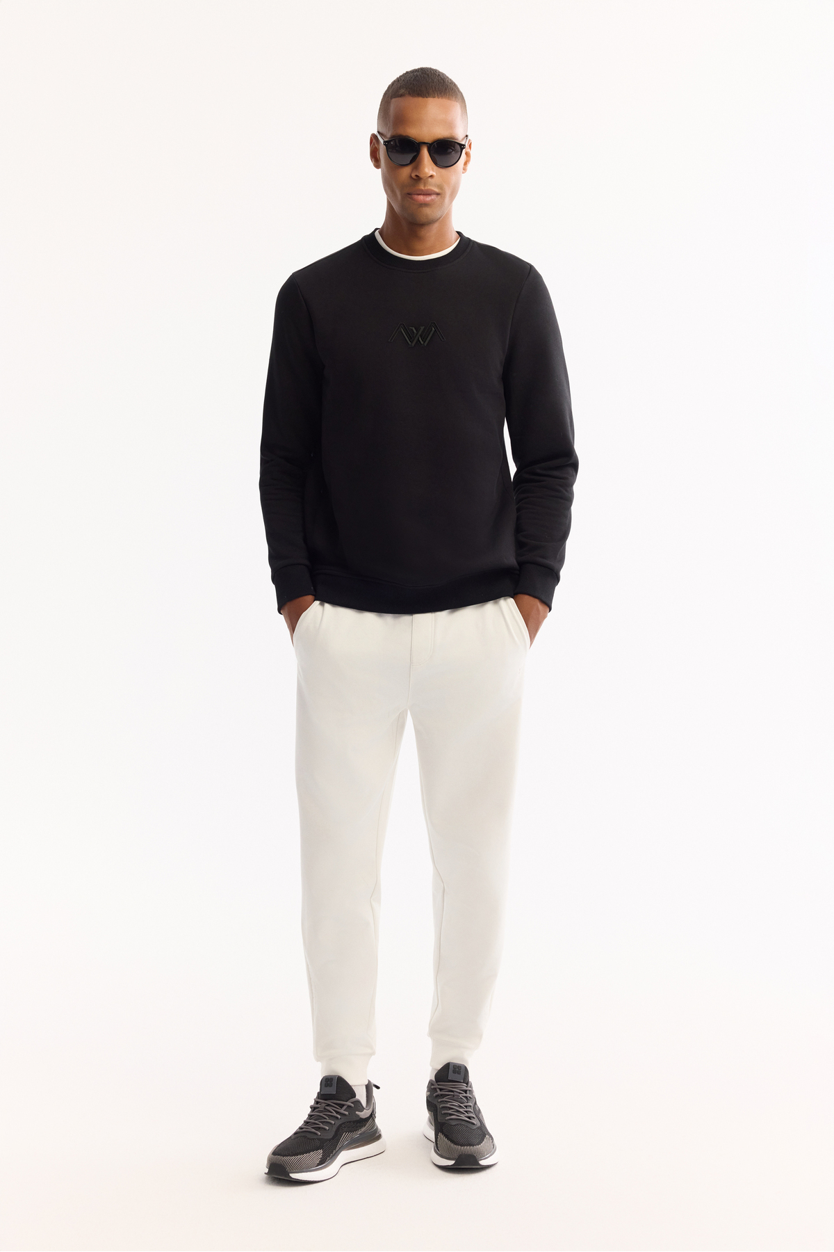 Avva Erkek Siyah Bisiklet Yaka Pamuklu Şardonlu Baskılı Regular Fit Sweatshirt B001033 görsel 7