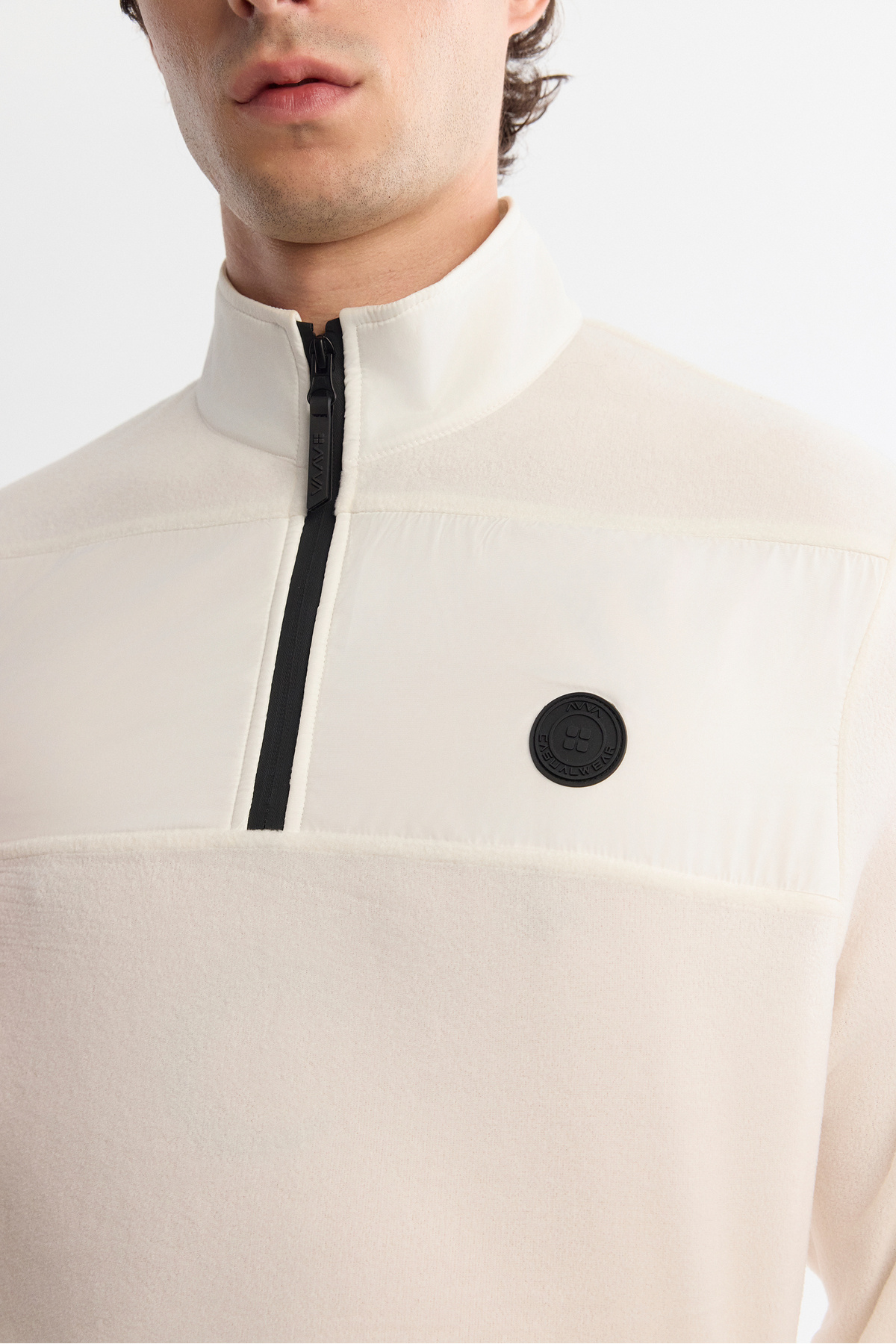 Avva Erkek Ekru Soğuğa Dayanıklı Fermuarlı Dik Yaka Polar Regular Fit Sweatshirt A42Y1380 görsel 2