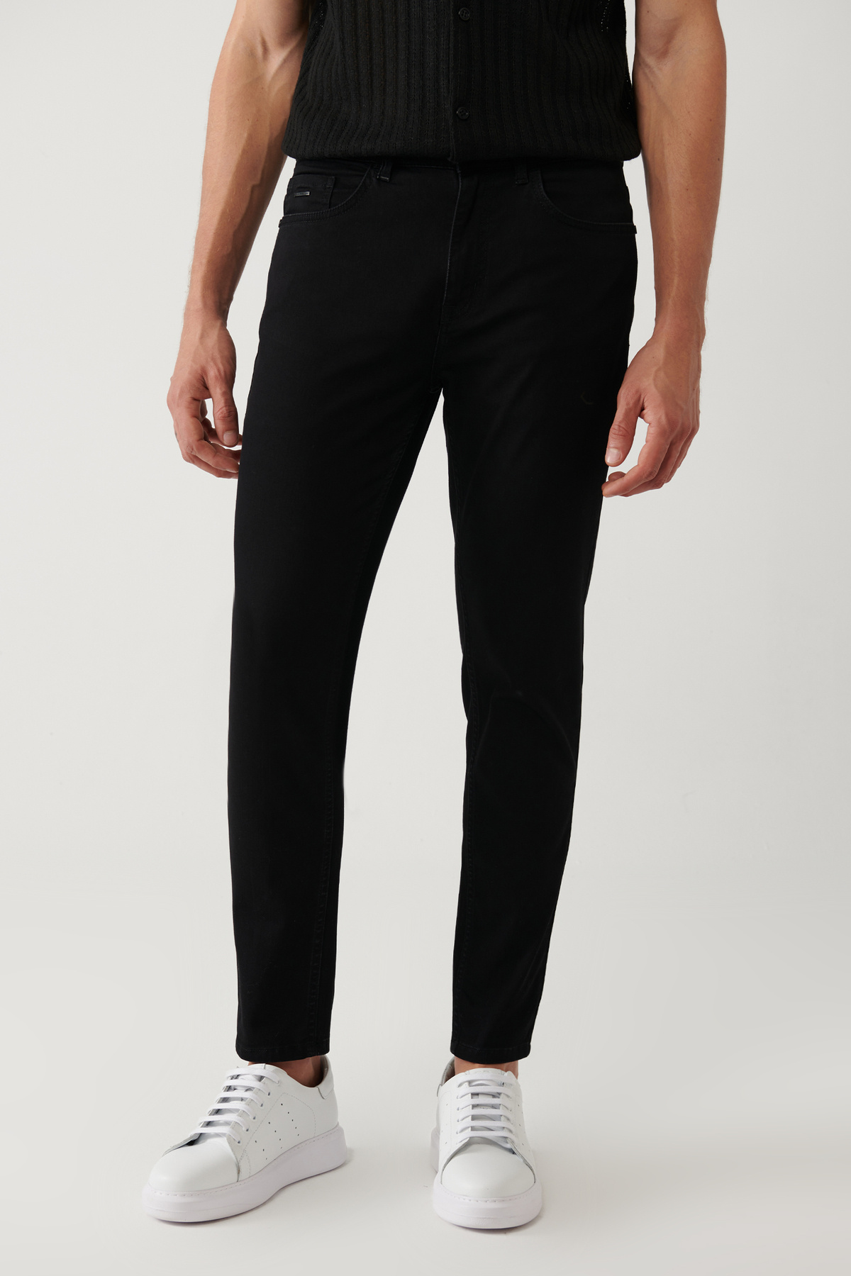 Avva Erkek Siyah Rinse Yıkamalı Esnek Pamuklu Berlin Slim Fit Jean Pantolon A41Y3513 görsel 3