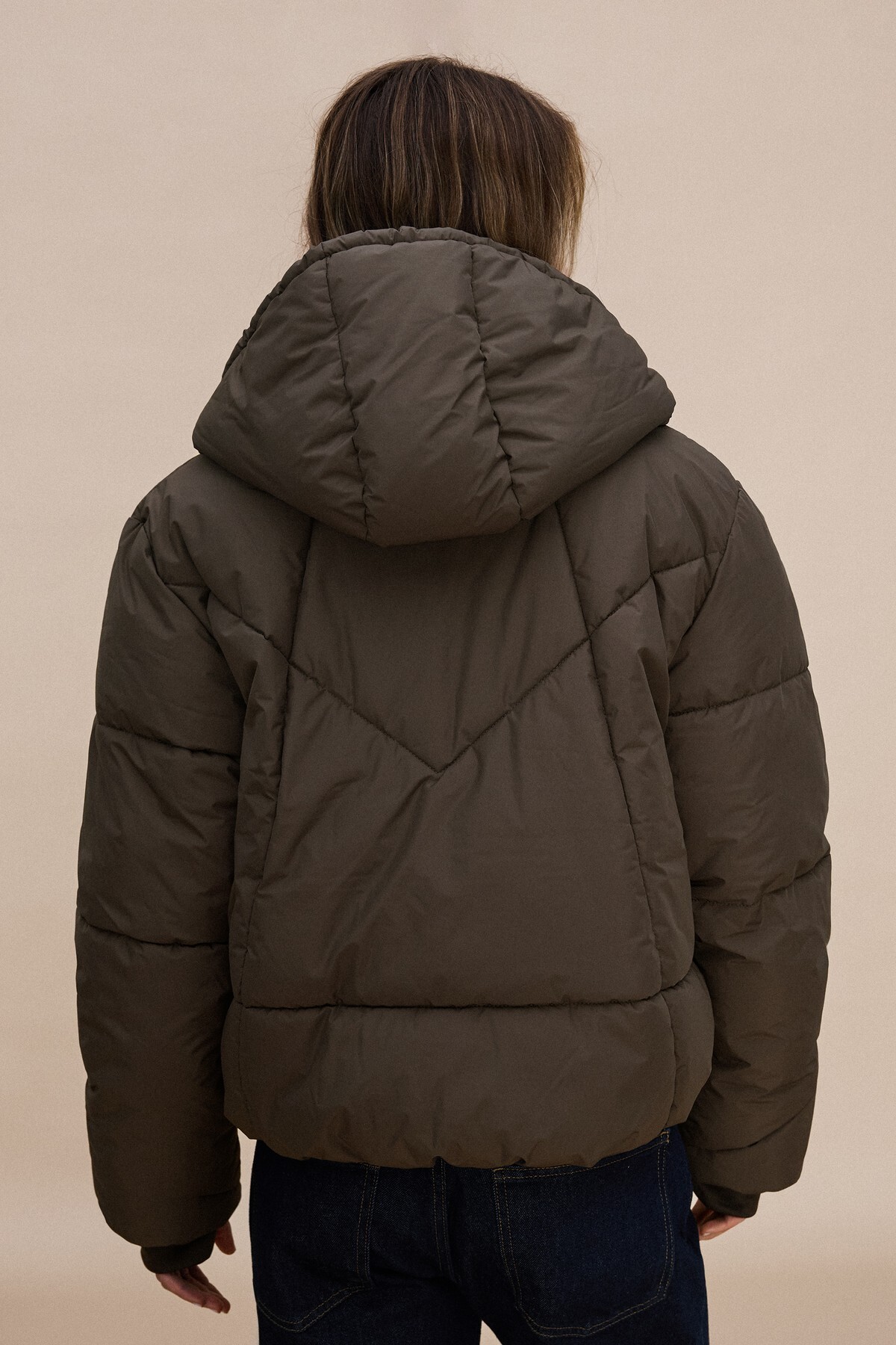 Bershka Kapüşonlu şişme mont görsel 3