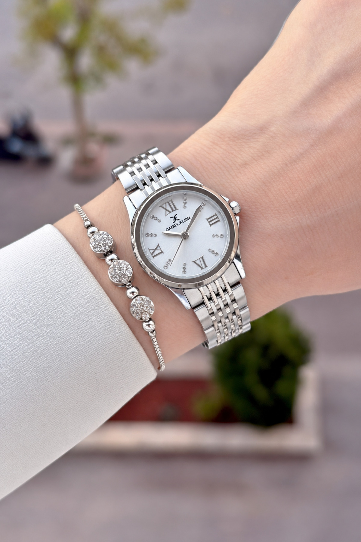 Daniel Klein Gri Renk 28 Mm Görseldeki İle Aynı Kadın Kol Saati