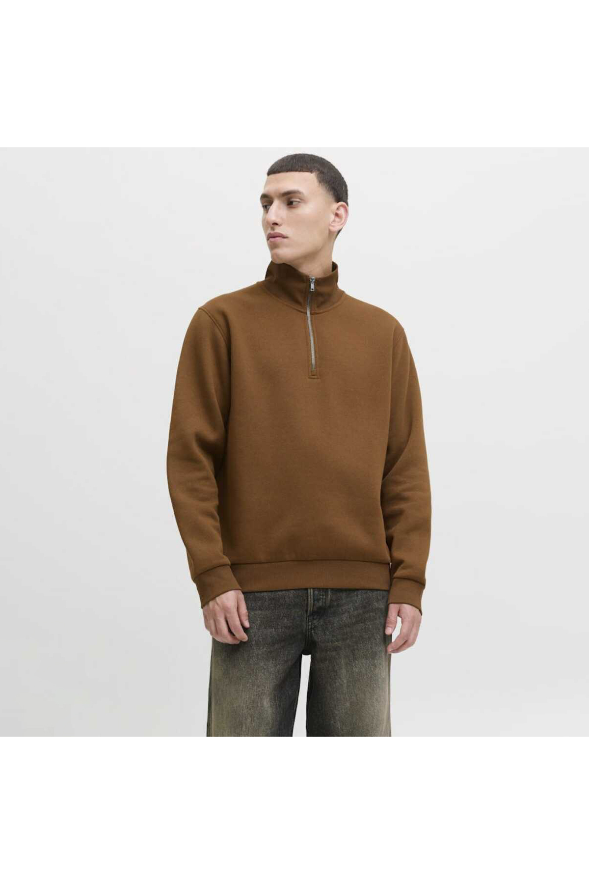سویشرت مردانه جک اند جونز مدل Bradley Noos قهوه‌ای یقه ایستاده جک اند جونز سویشرت Jack & Jones