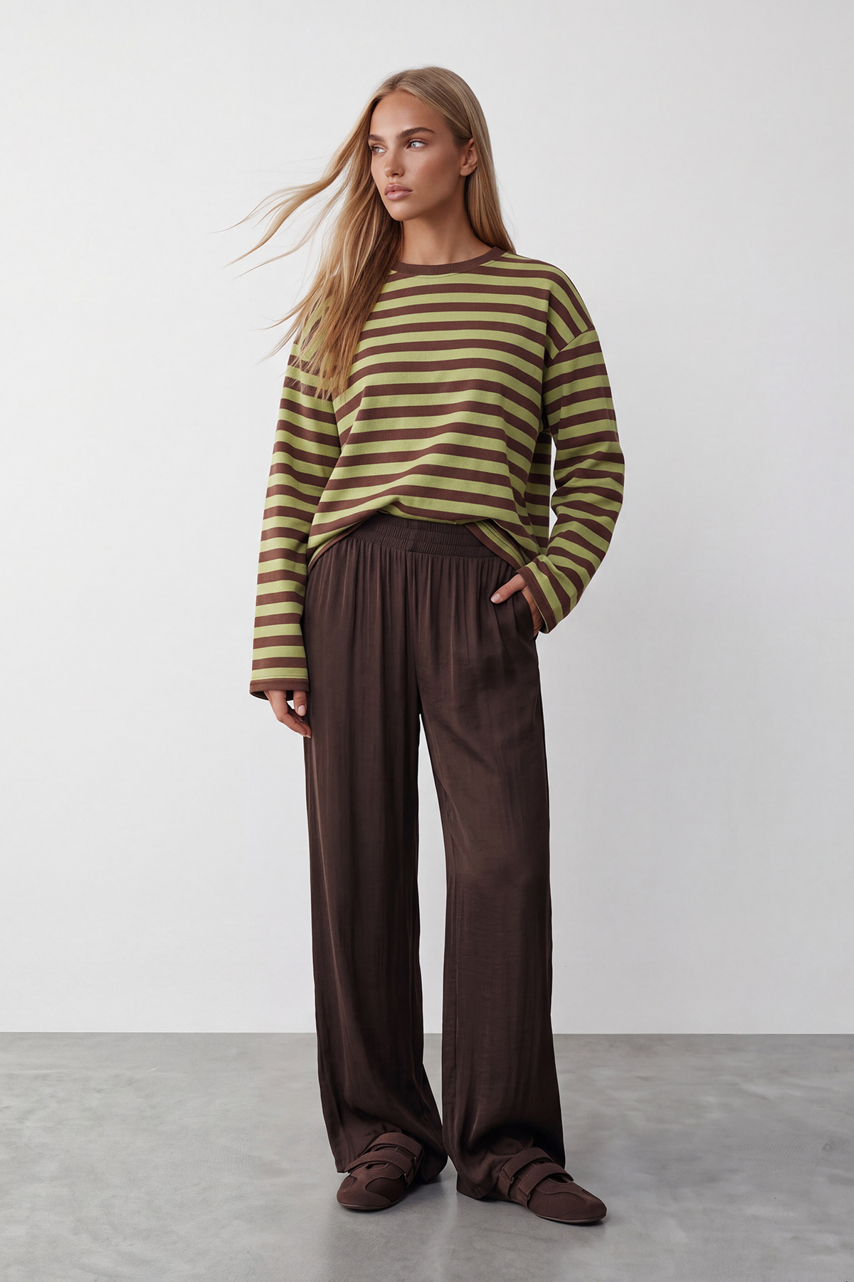 Trend Alaçatı Stili Kadın Kahve Ribana Bisiklet Yakalı Çizgili Oversize Sweatshirt Alc-X15870 görsel 5