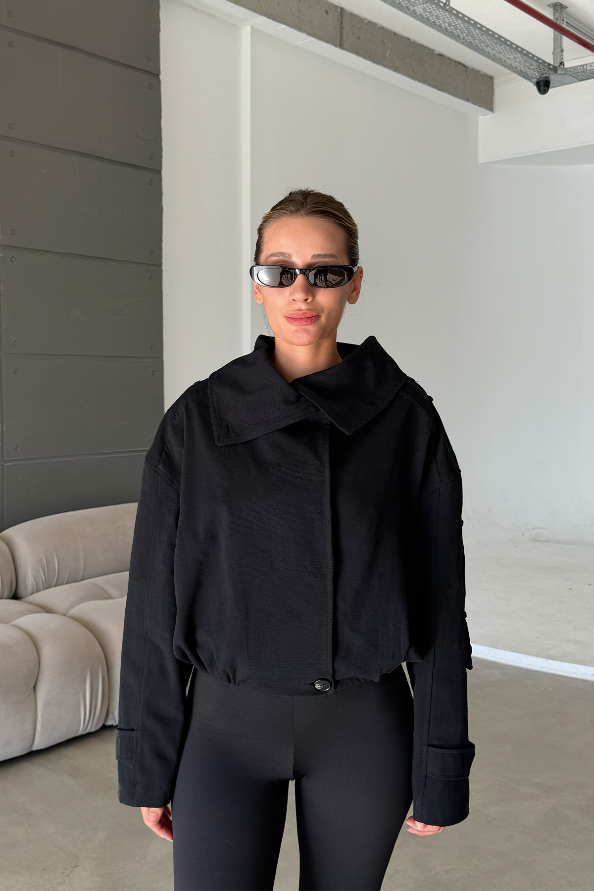 MANMARK Kadın Yüksek Yaka Kol Apolet Detaylı Gabardin Kumaş Oversize Trençkot Ceket görsel 5
