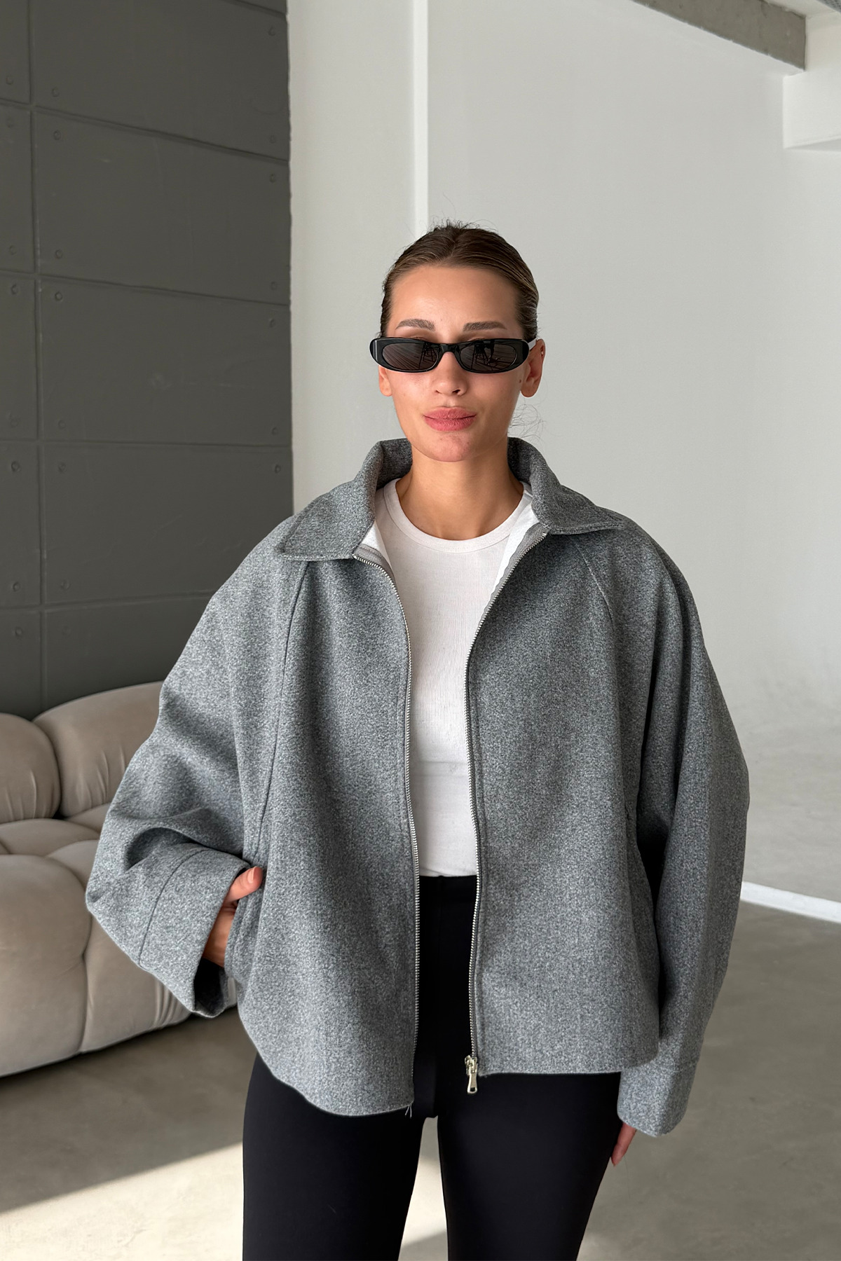 NET OF NOT ZR Model Oversize Mevsimlik Arkası Uzun Tesettüre Uygun Kadın Kaşe Kumaş Kaban Ceket
